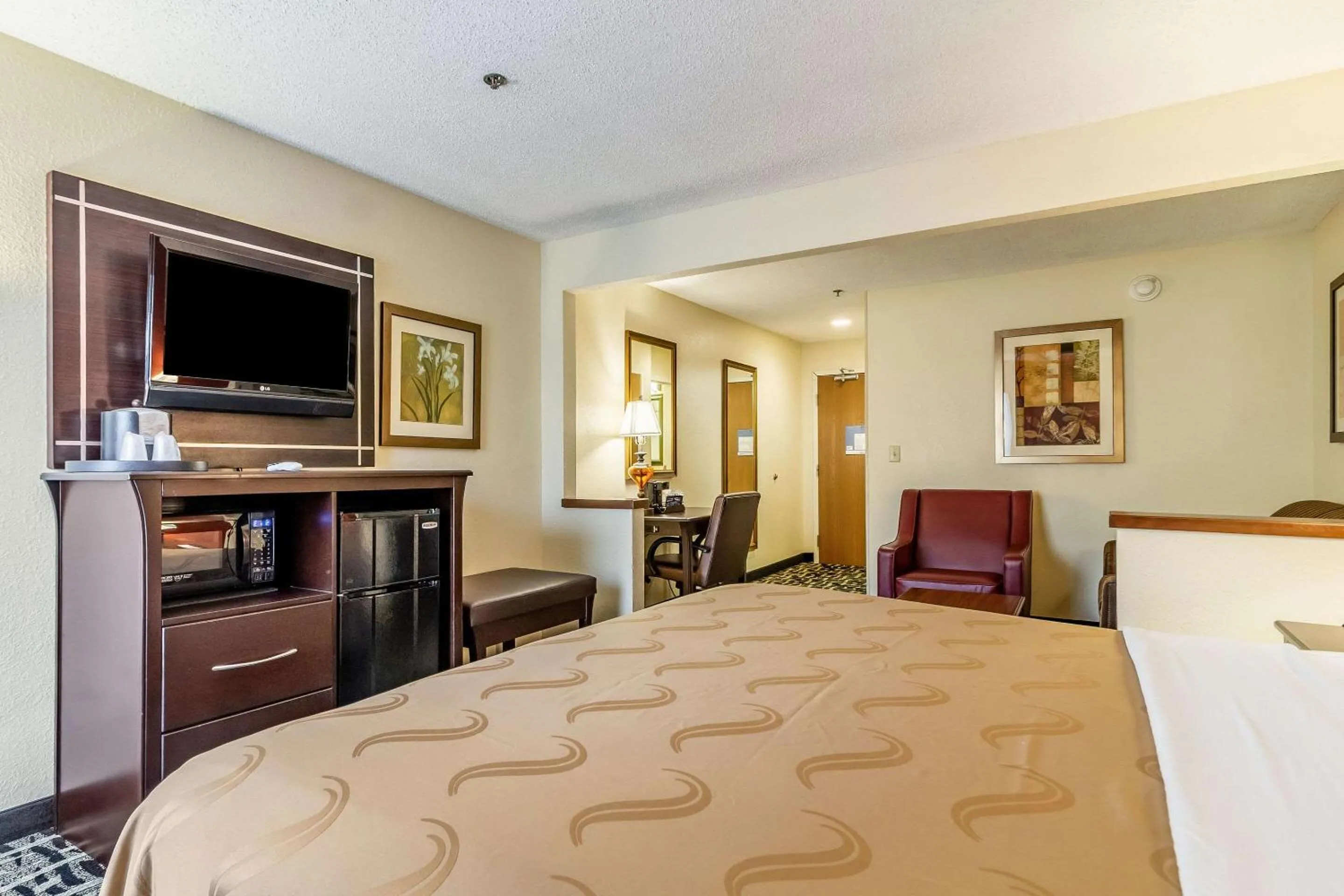 Bedroom, Bed in Quality Inn Texas City I-45