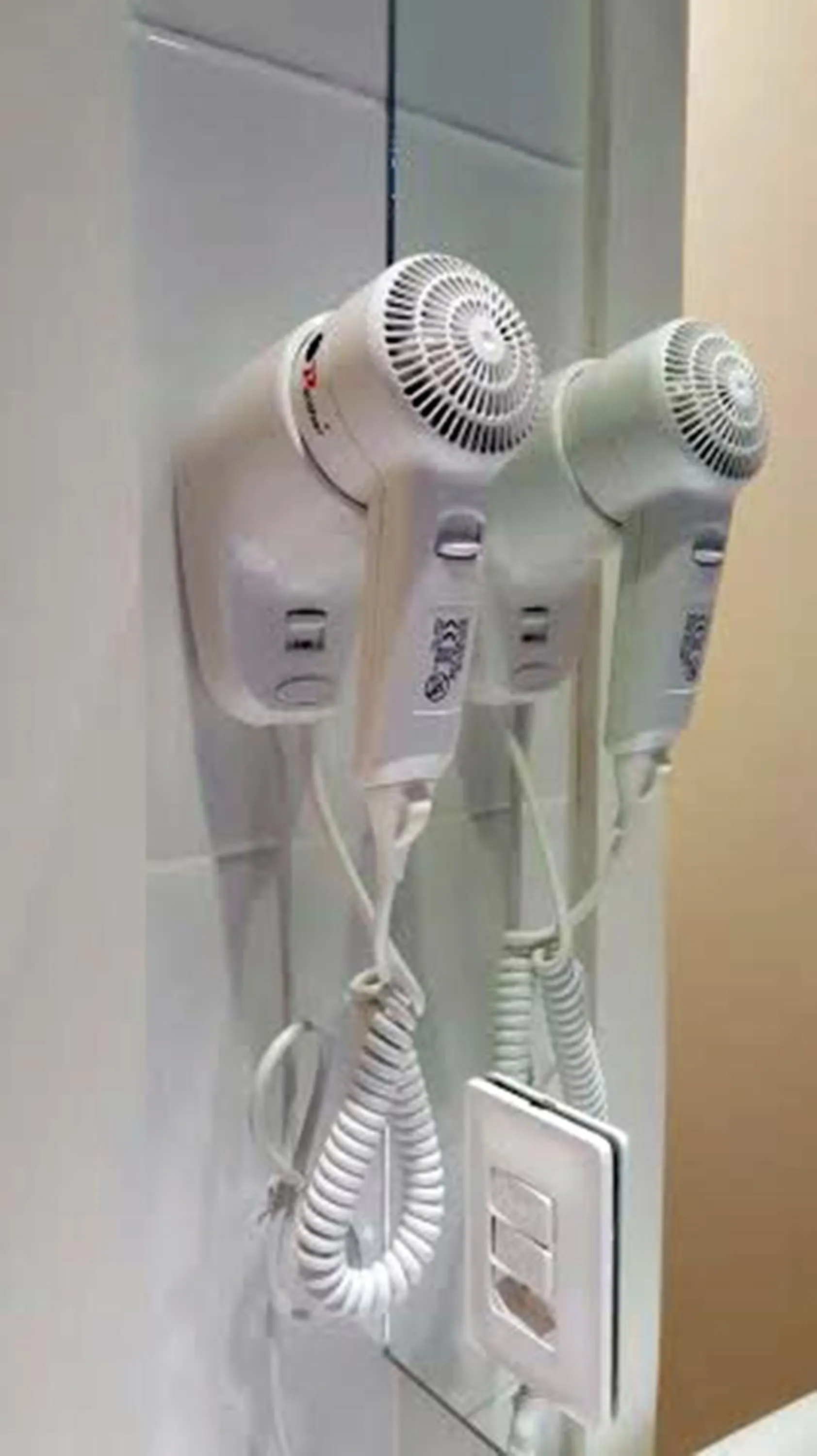 hair dryier in Portofino Hotel