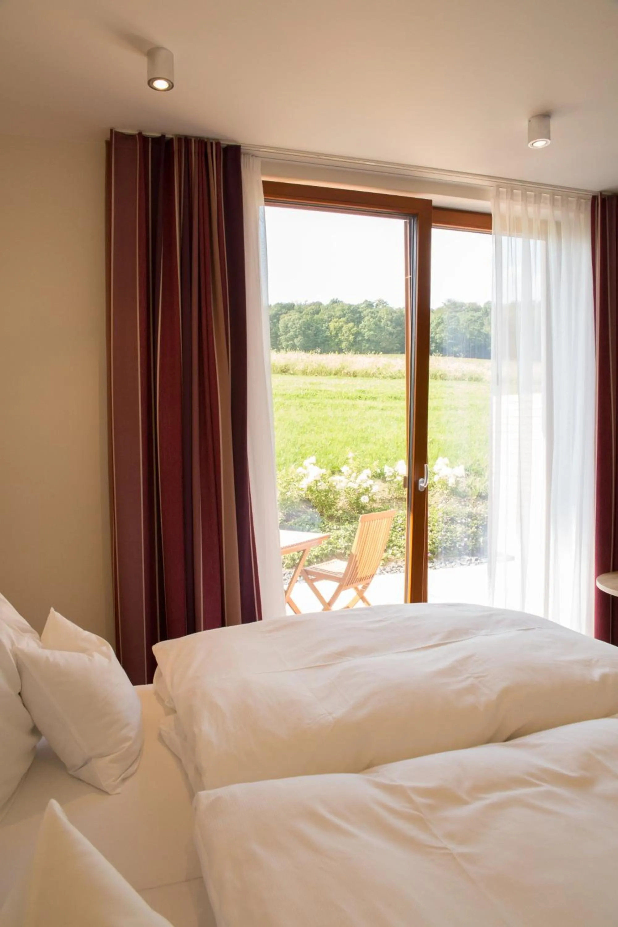 View (from property/room), Bed in Hotel Zur-Borke