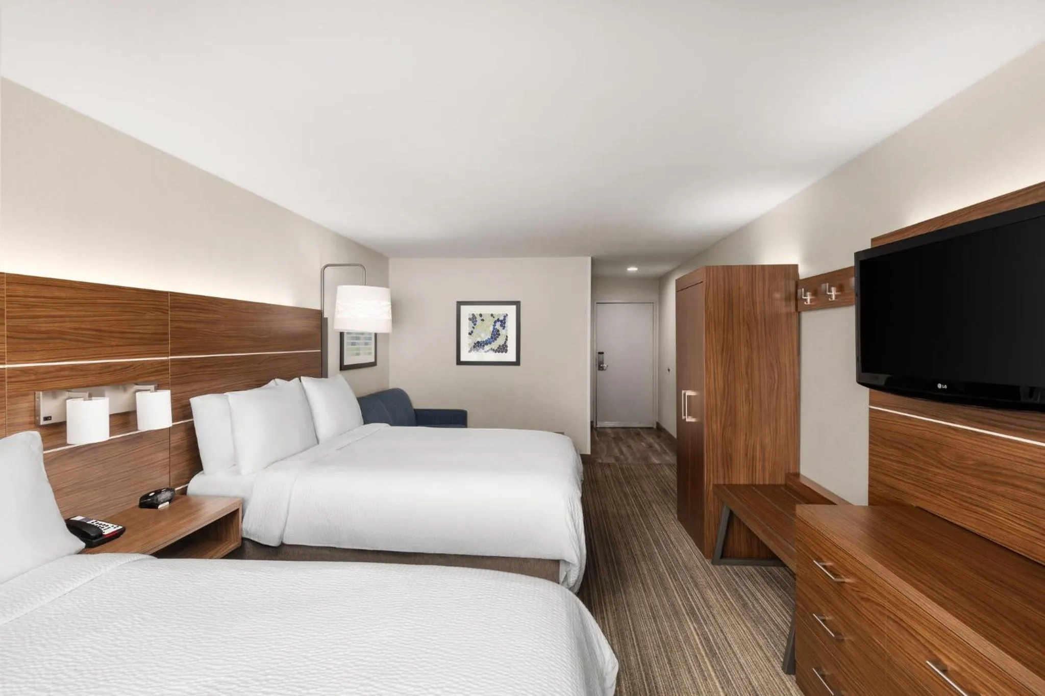 Photo of the whole room, Bed in Holiday Inn Express San Diego - Sea World Area by IHG