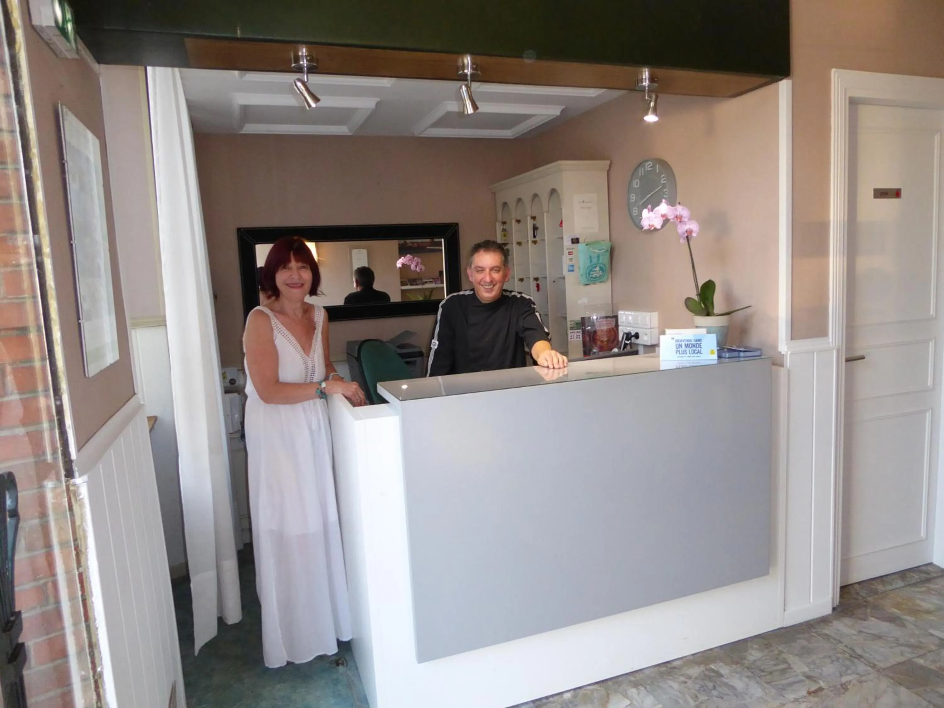 Staff in Logis Hôtel L'Arche de Noé