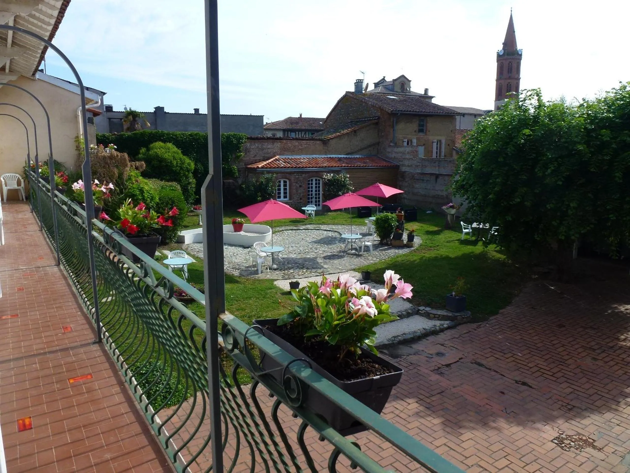 Balcony/Terrace in Logis Hôtel L'Arche de Noé