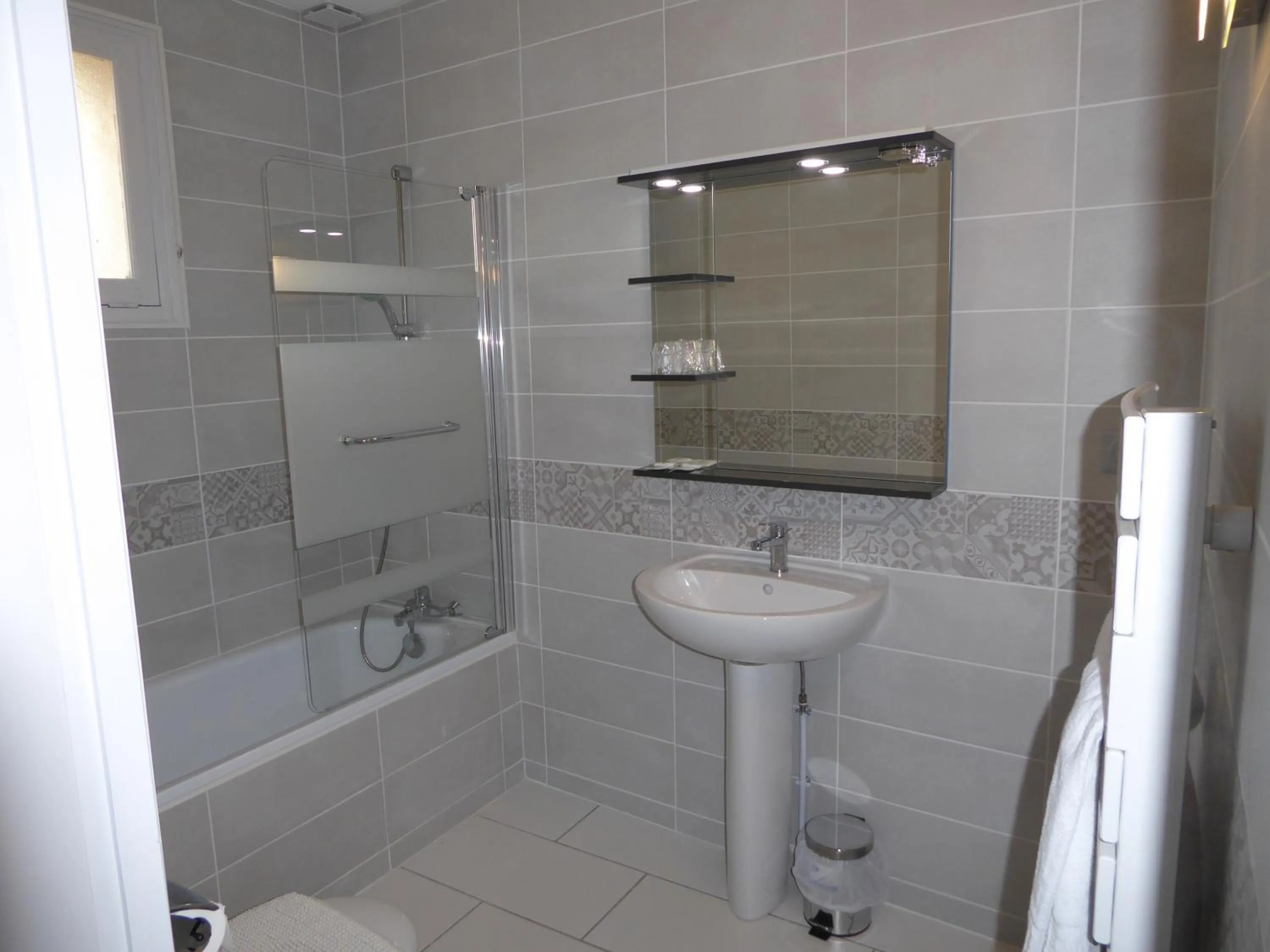 Bathroom in Logis Hôtel L'Arche de Noé