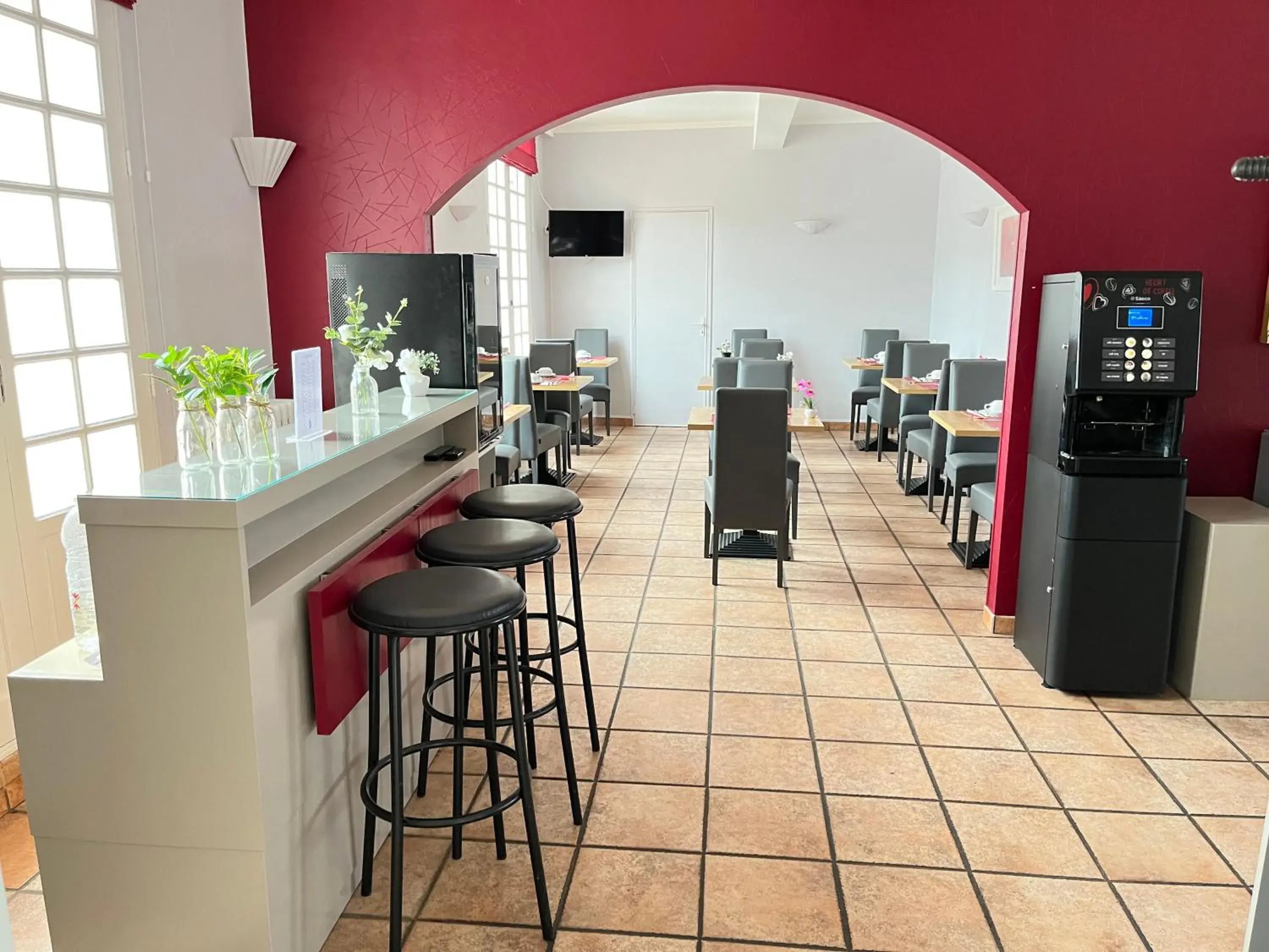 Restaurant/places to eat in Logis Hôtel L'Arche de Noé Restaurant/places to eat in Logis Hôtel L'Arche de Noé