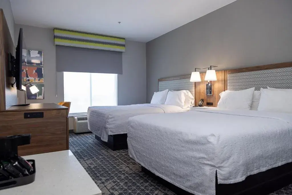 Bed in Hampton Inn & Suites Houston Rosenberg Bed in Hampton Inn & Suites Houston Rosenberg