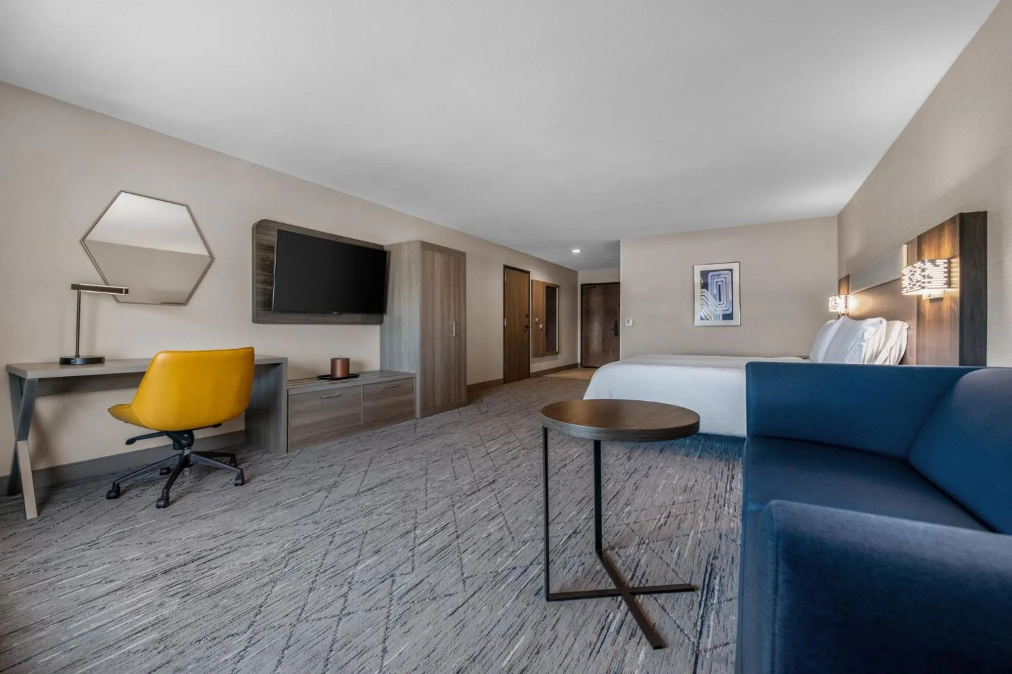 Photo of the whole room in Holiday Inn Express San Diego - Sorrento Valley by IHG