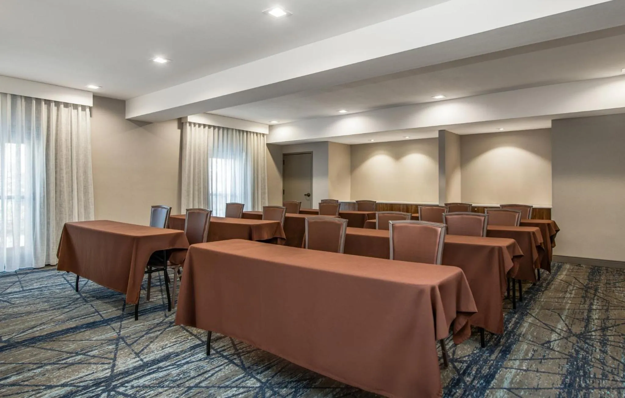 Meeting/conference room in Holiday Inn Express San Diego - Sorrento Valley by IHG