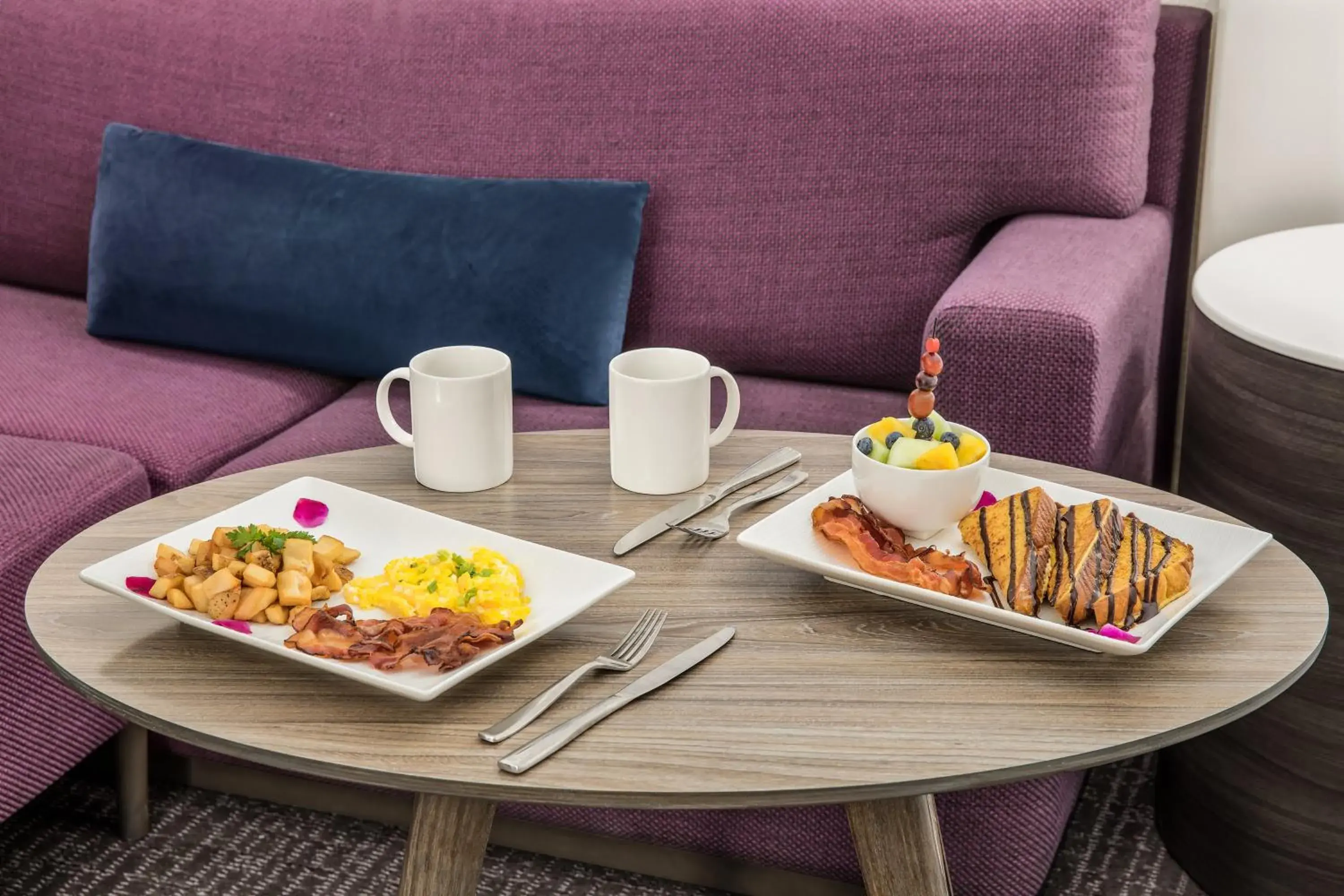 Bedroom in Crowne Plaza Orlando - Lake Buena Vista by IHG Bedroom in Crowne Plaza Orlando - Lake Buena Vista by IHG