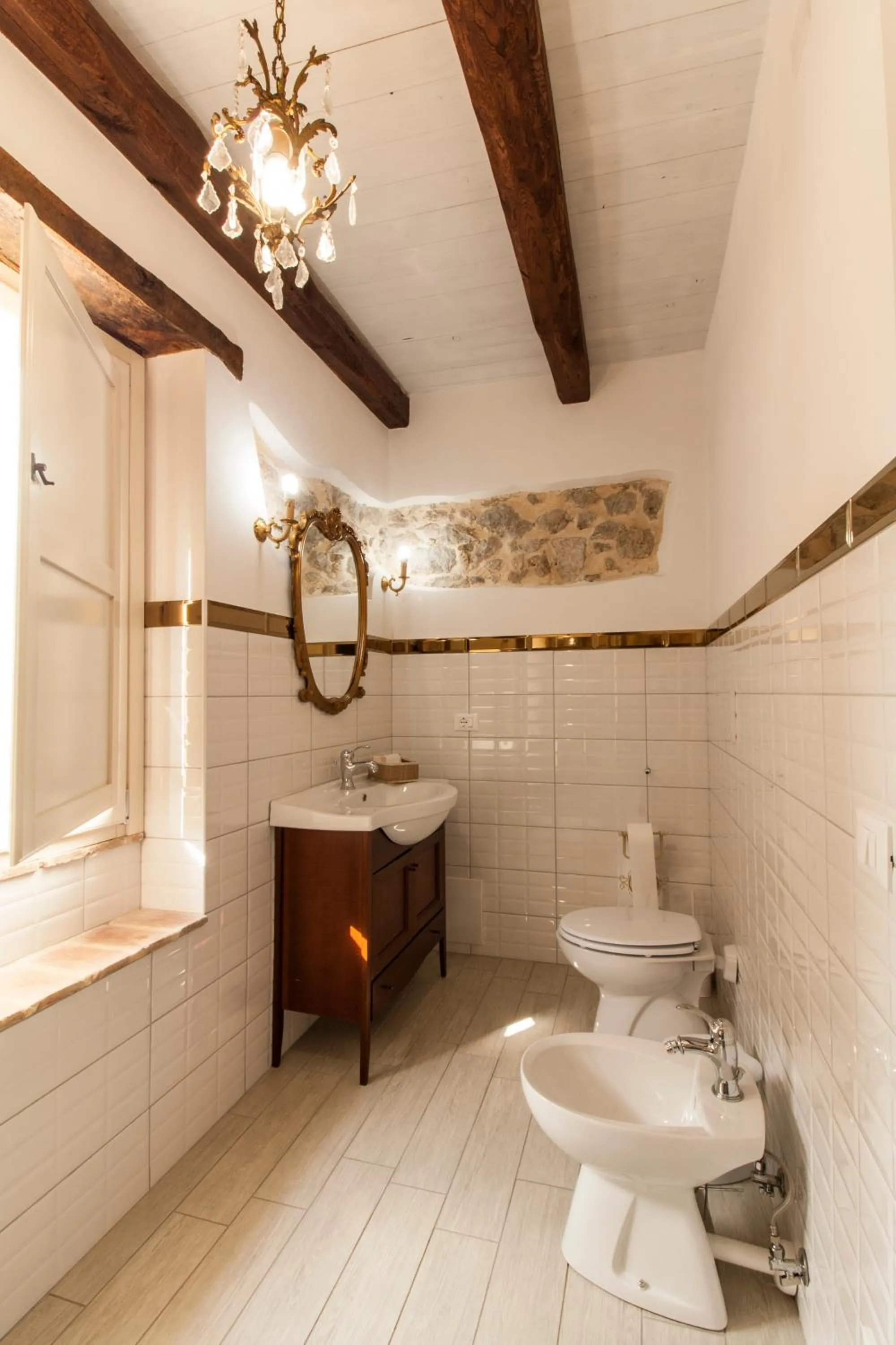 Toilet in Aia Antica
