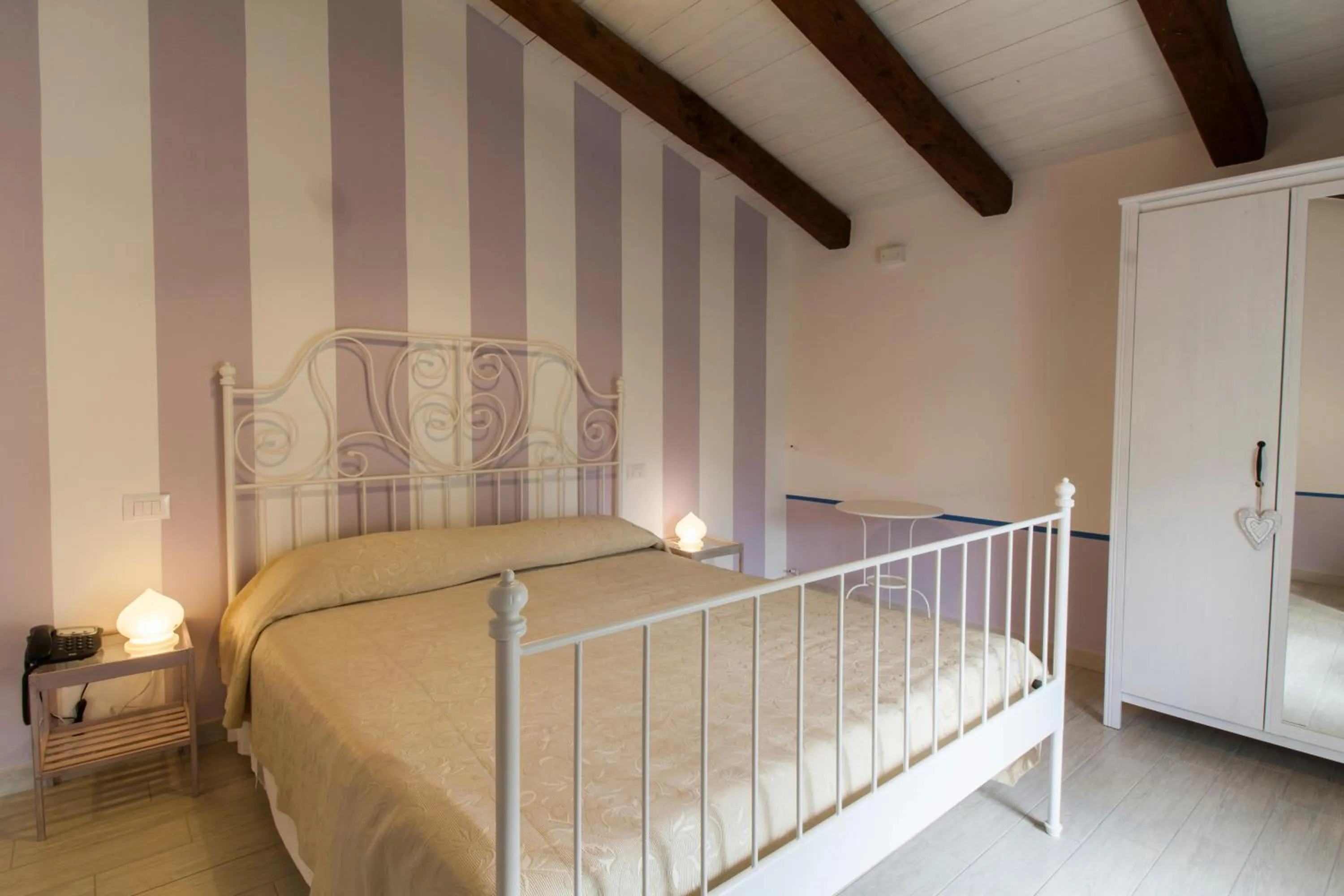Bed in Aia Antica