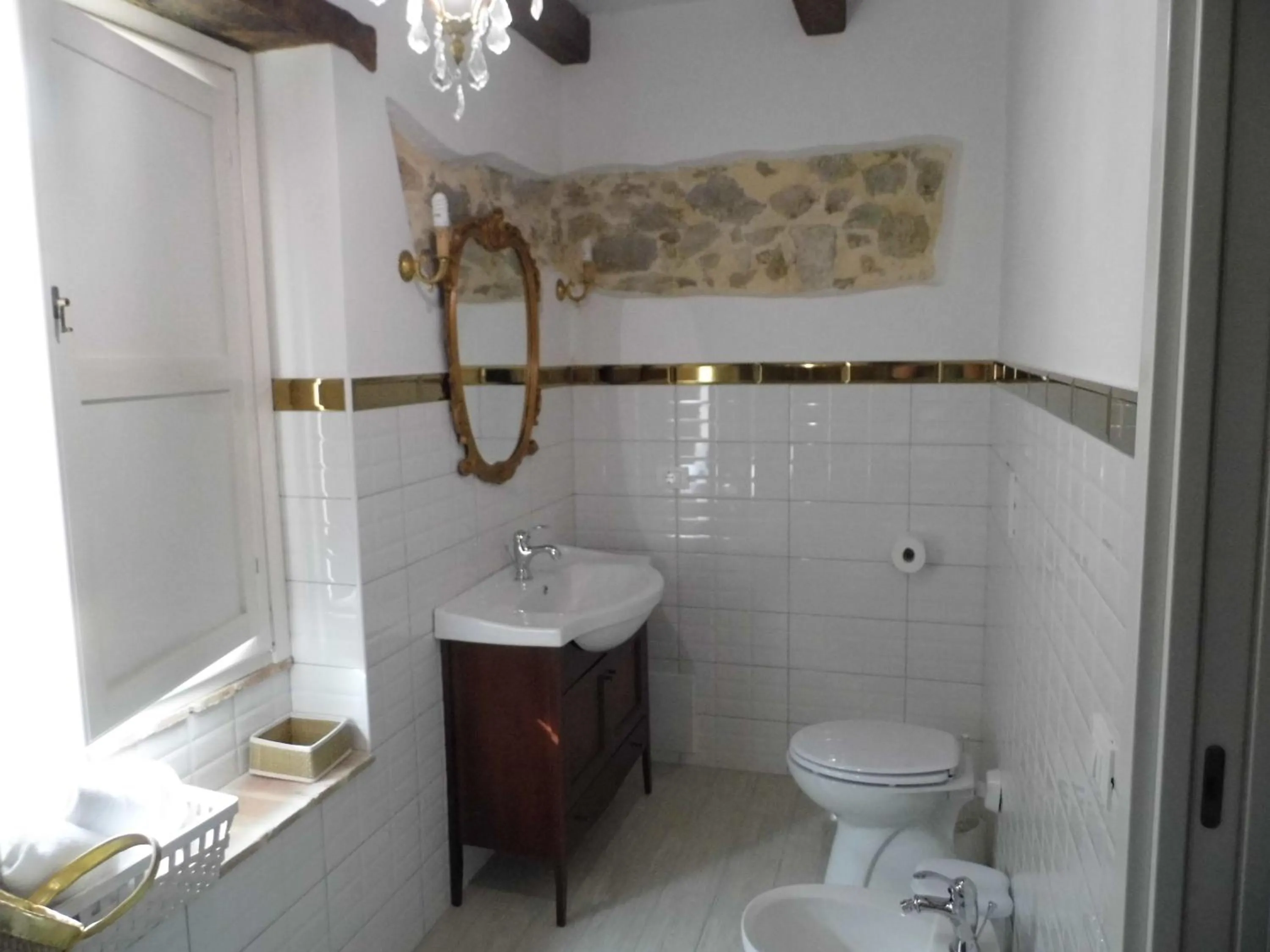 Toilet in Aia Antica