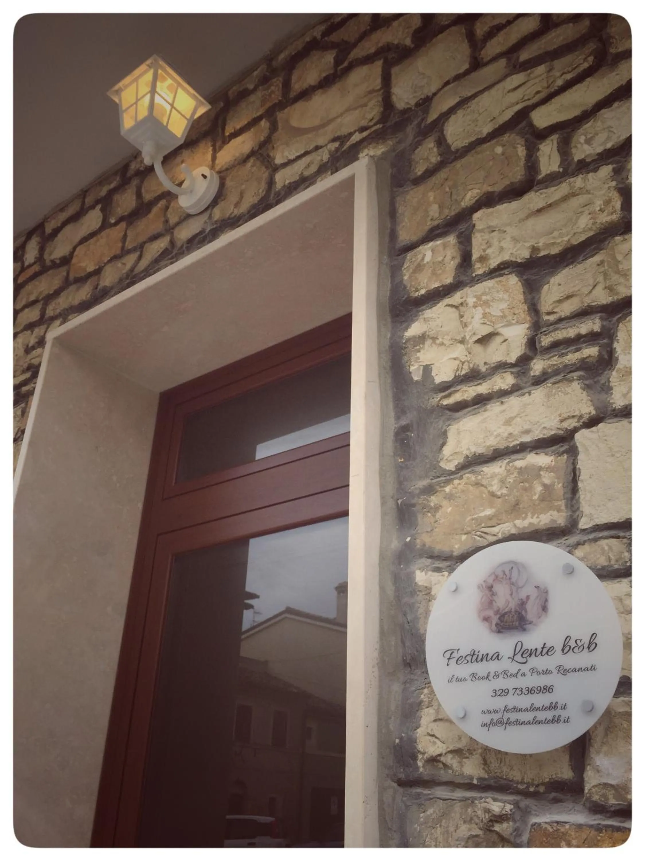 Facade/entrance in Festina Lente B&B