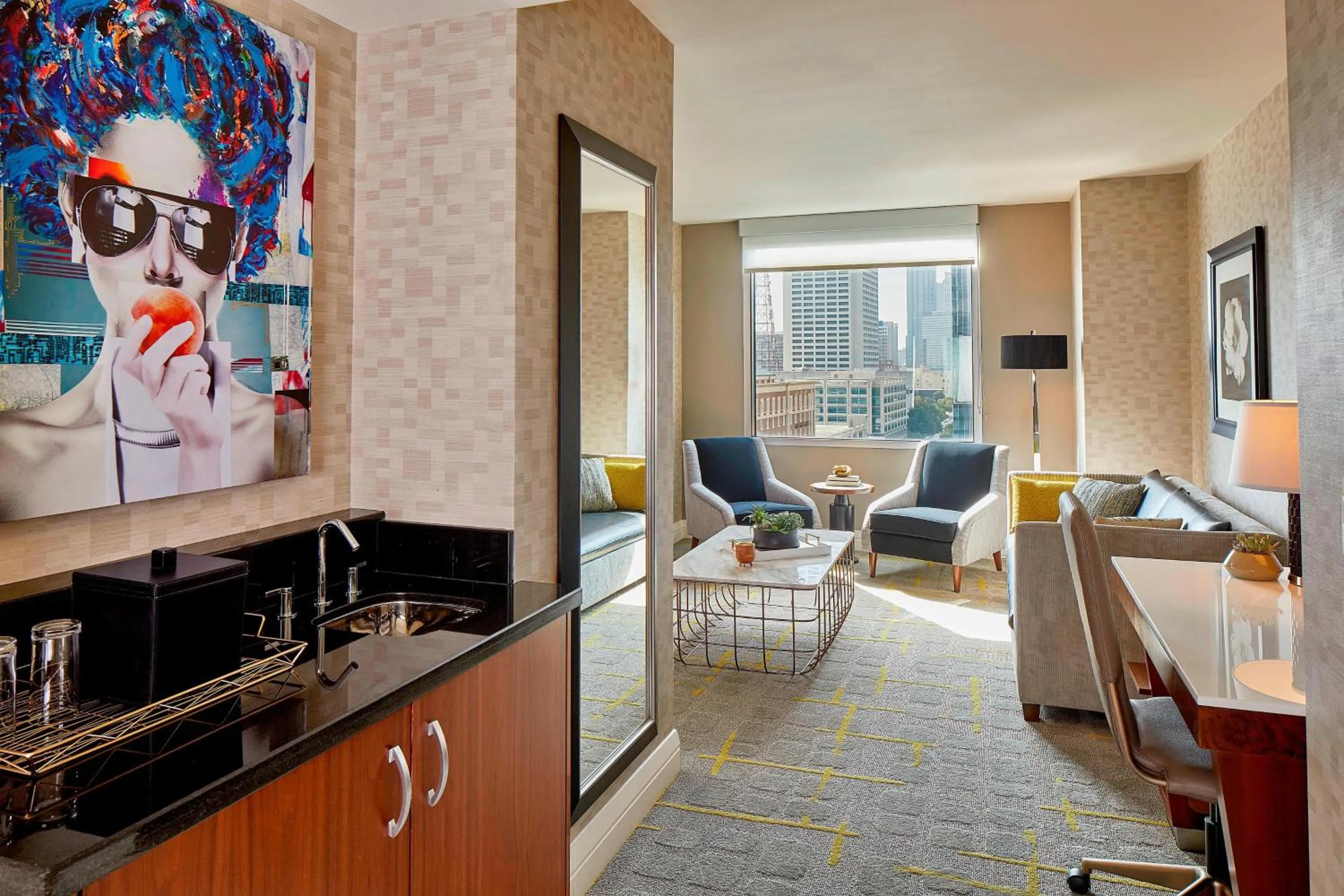 Bedroom in Renaissance Atlanta Midtown Hotel