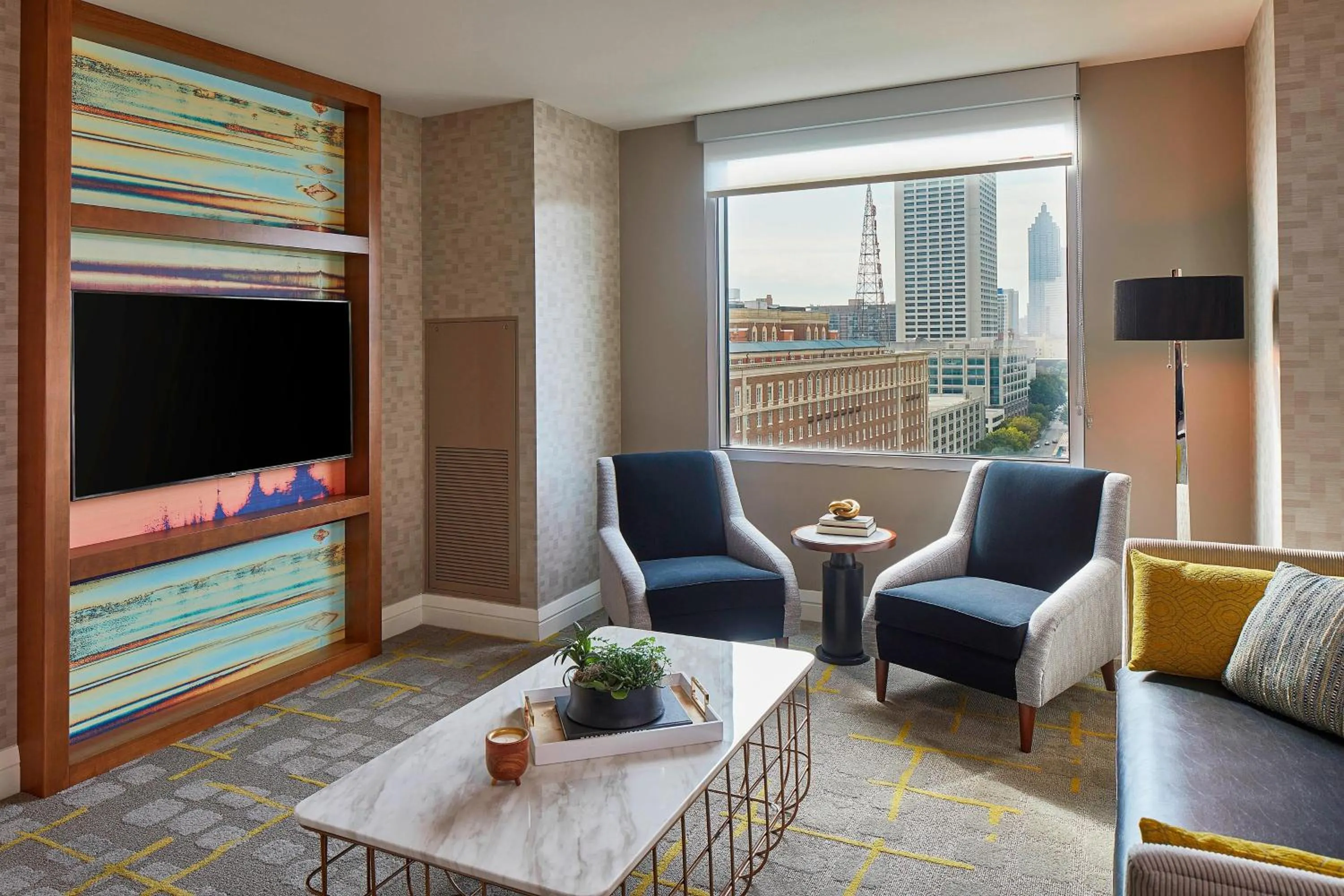 Living room in Renaissance Atlanta Midtown Hotel