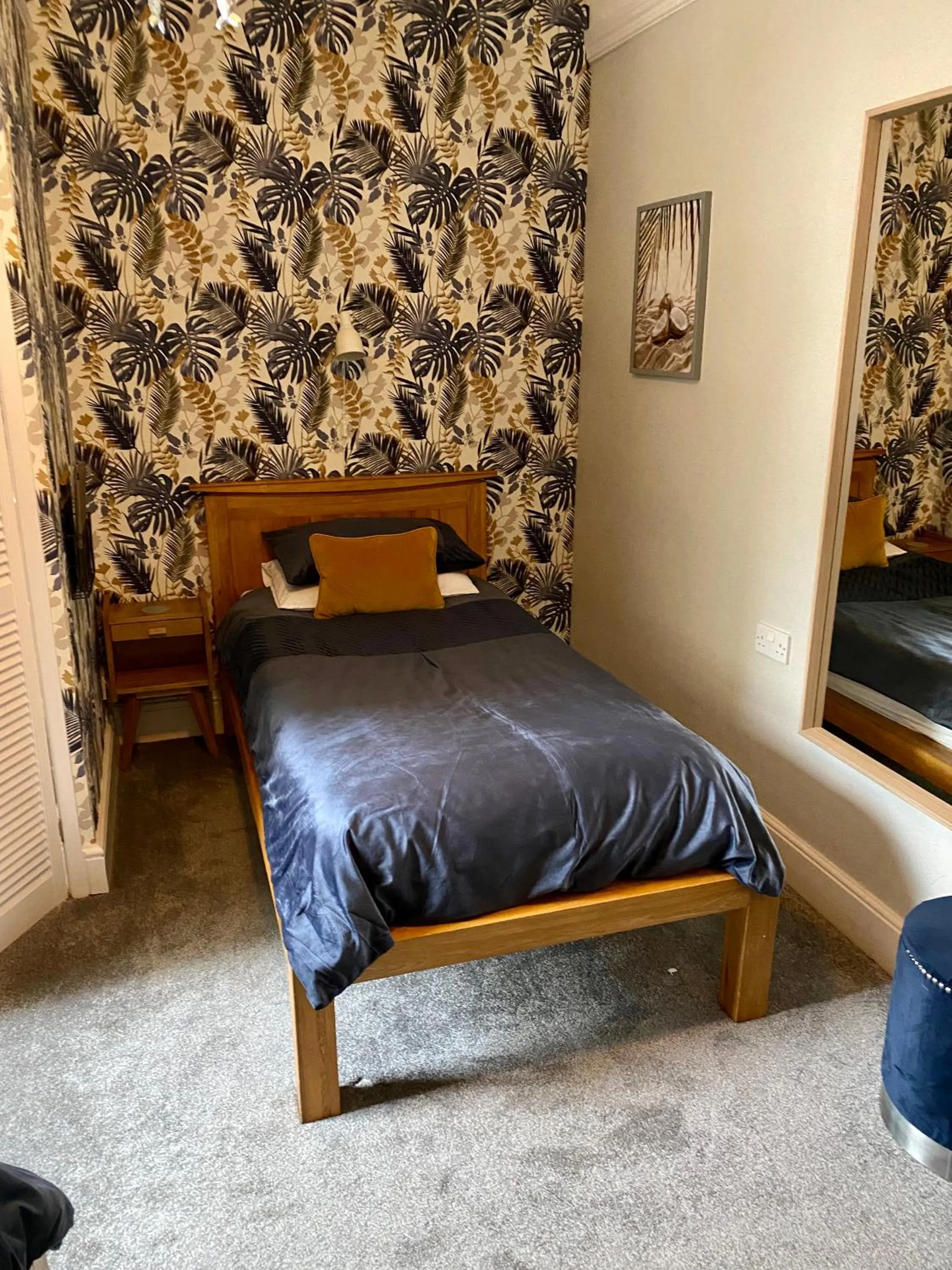 Twin Room with Bathroom in Channel Vista Guest House