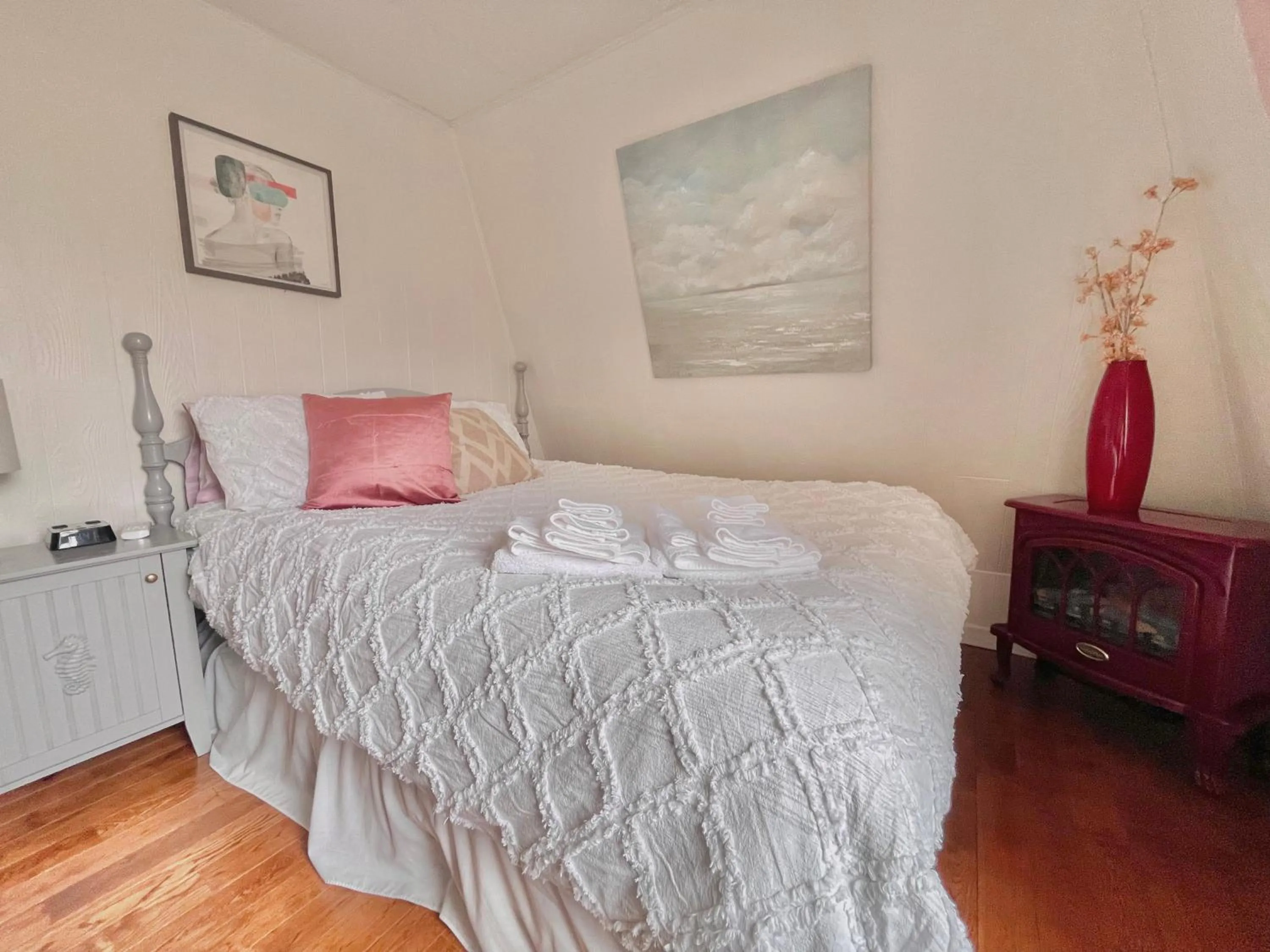 Bed in The Loft at Charlotte's Rose