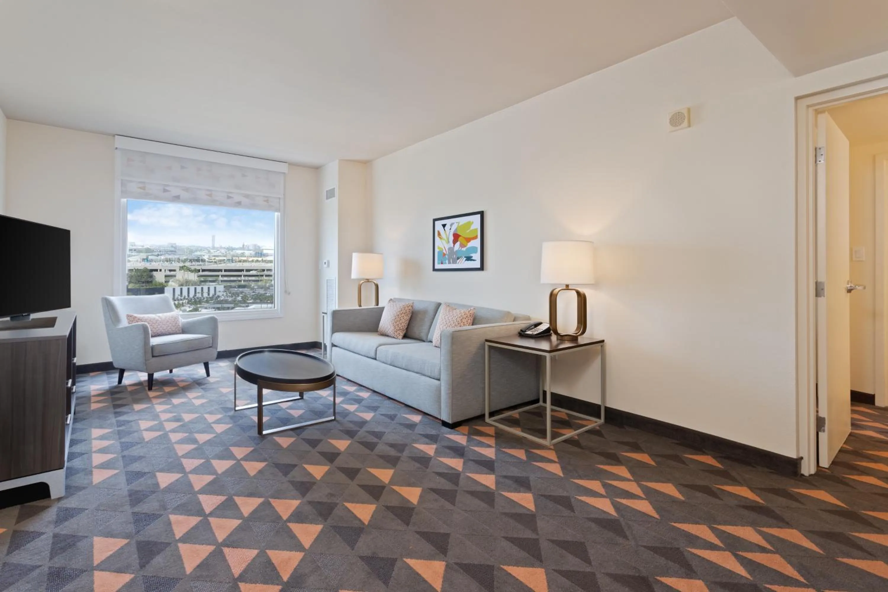 Bedroom in Holiday Inn & Suites Across from Universal Orlando by IHG