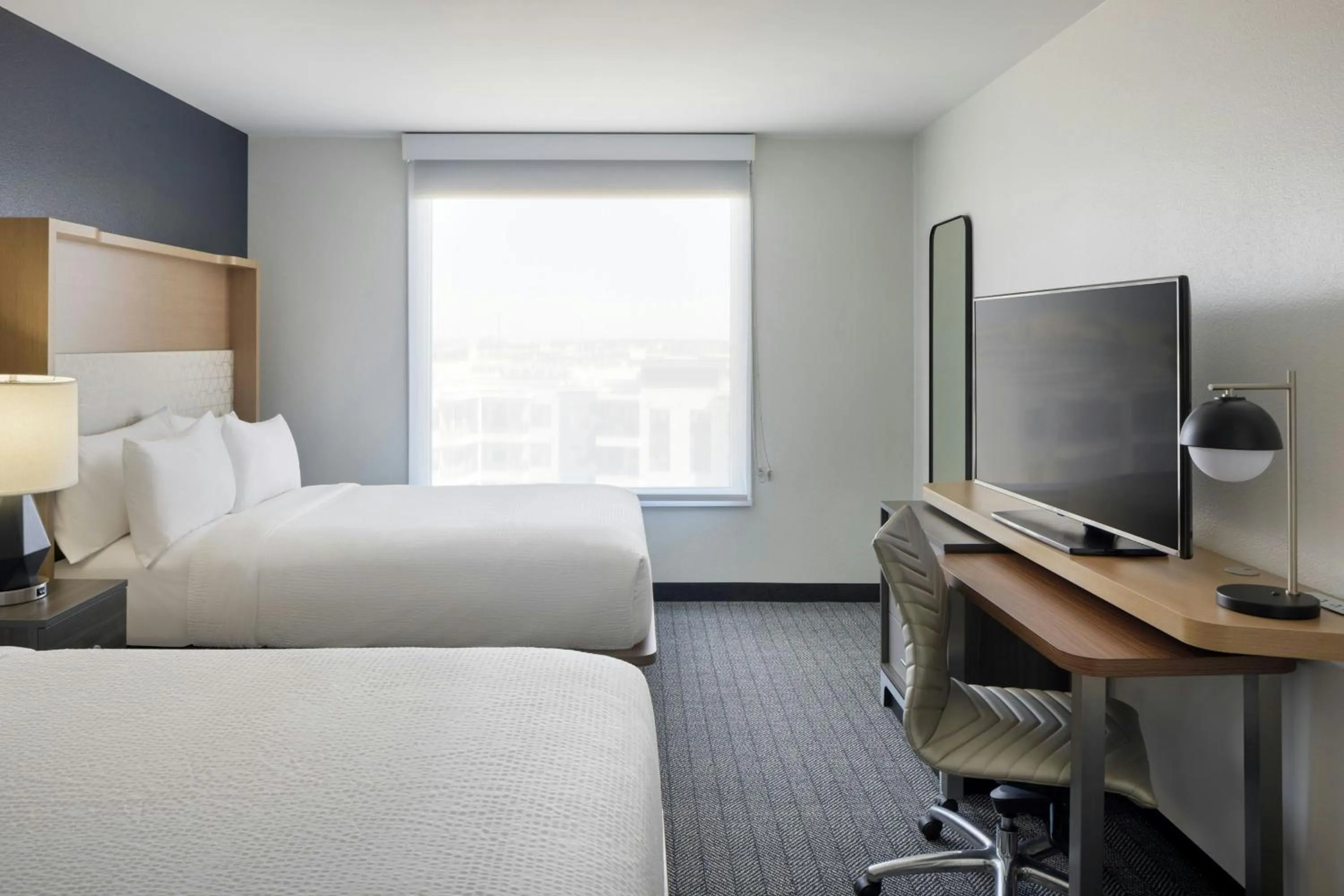Bedroom, Bed in Courtyard by Marriott across Universal Orlando