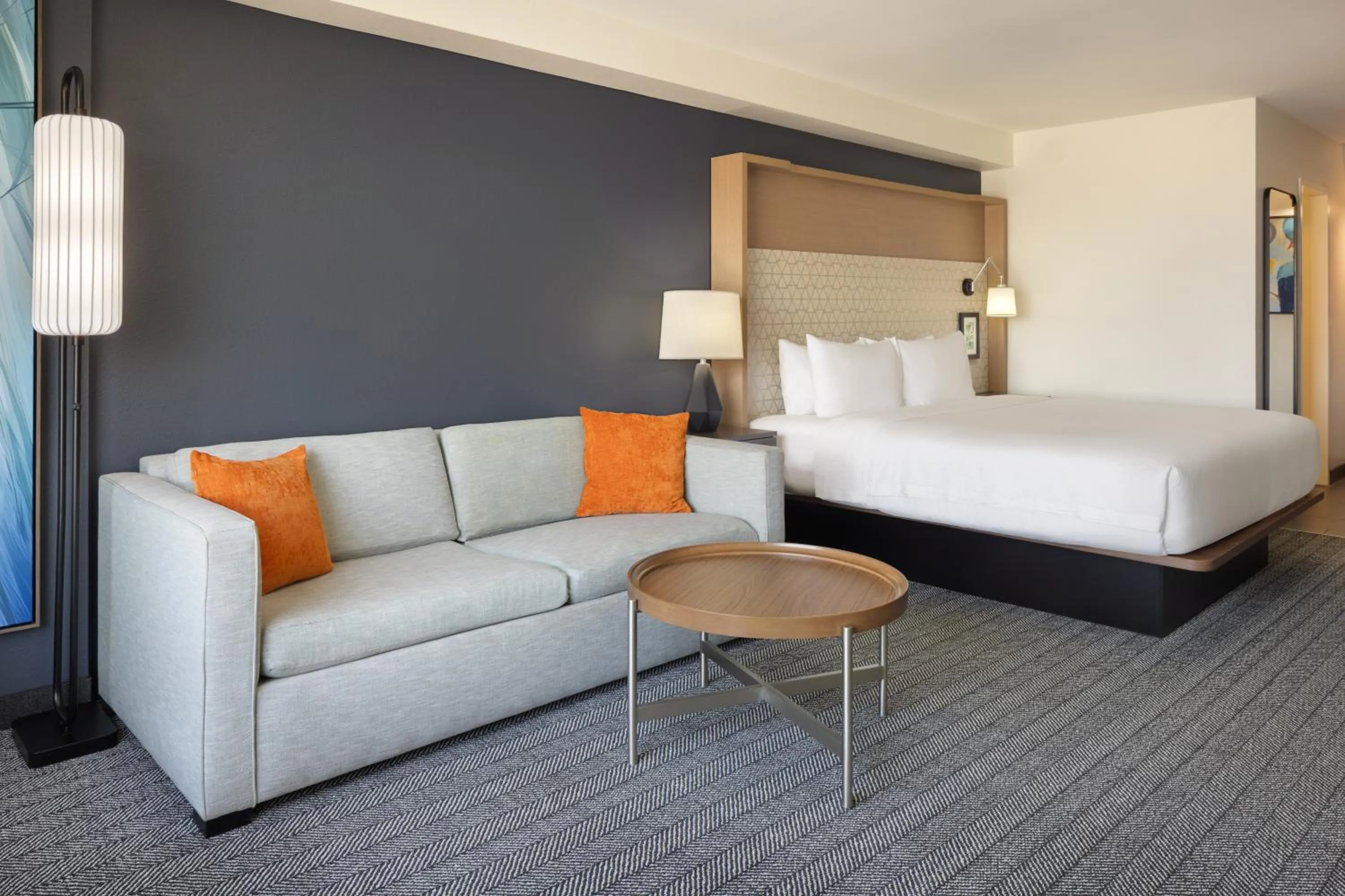 Bedroom, Bed in Courtyard by Marriott across Universal Orlando