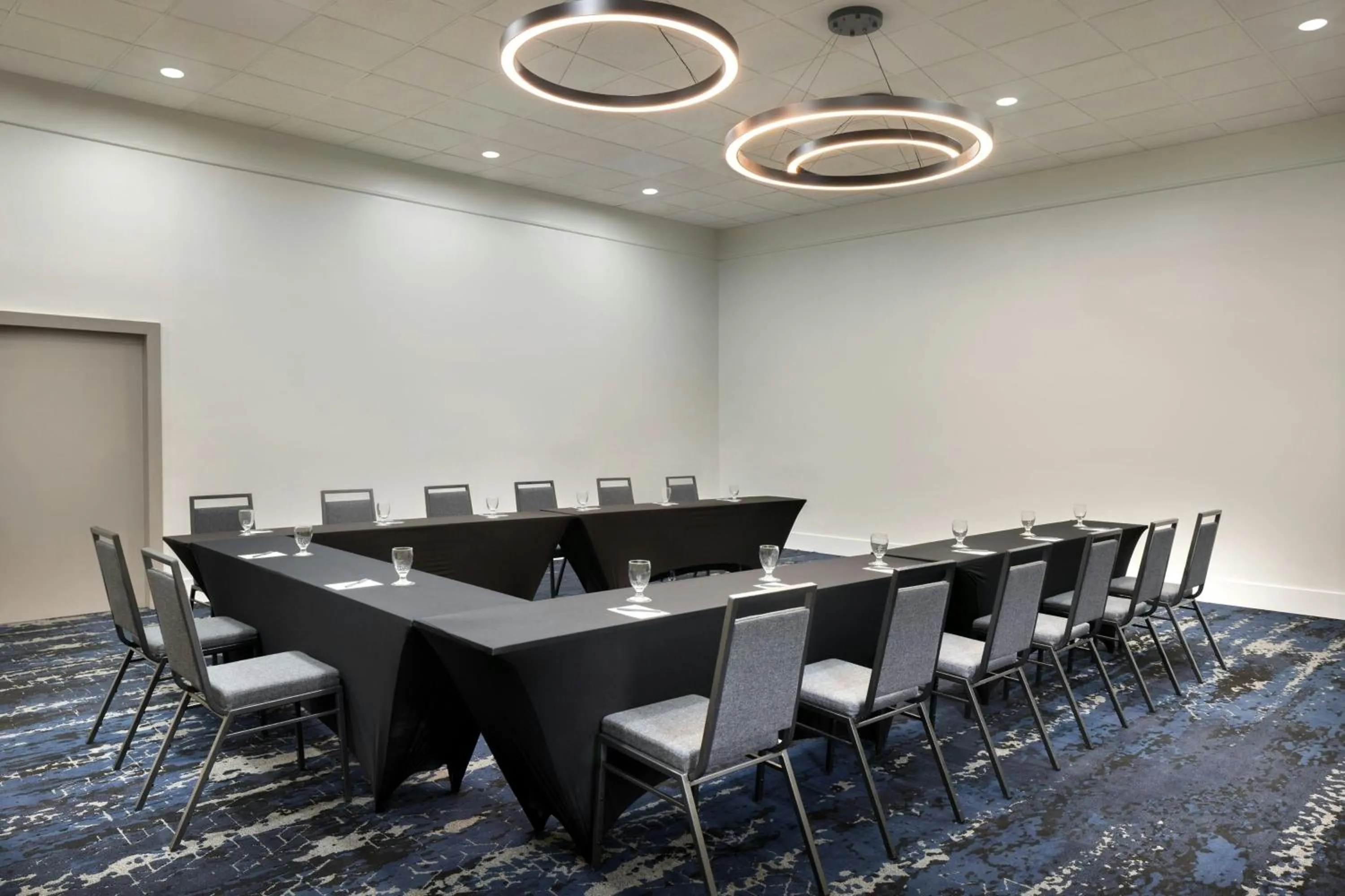 Meeting/conference room in Courtyard by Marriott across Universal Orlando