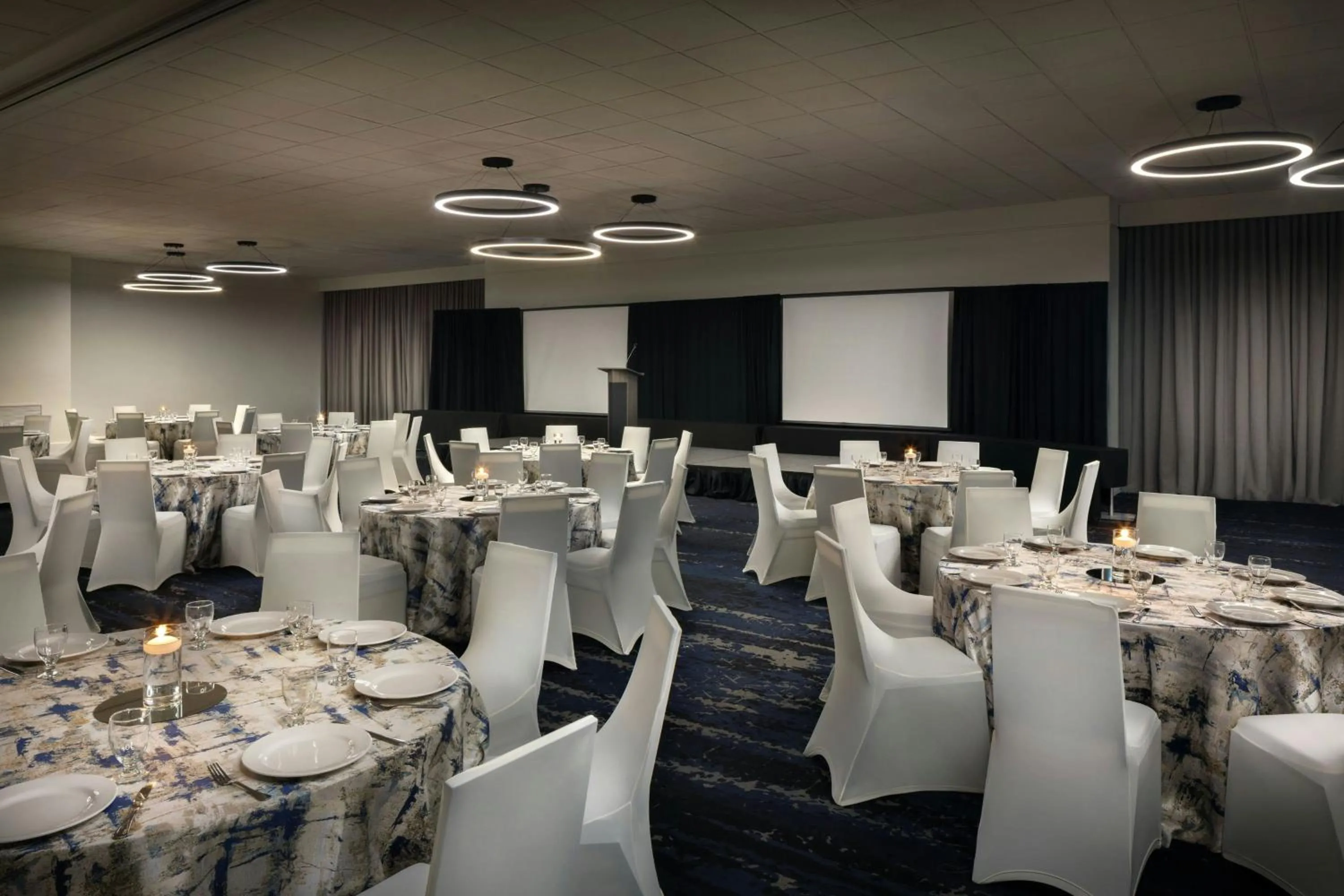 Meeting/conference room in Courtyard by Marriott across Universal Orlando