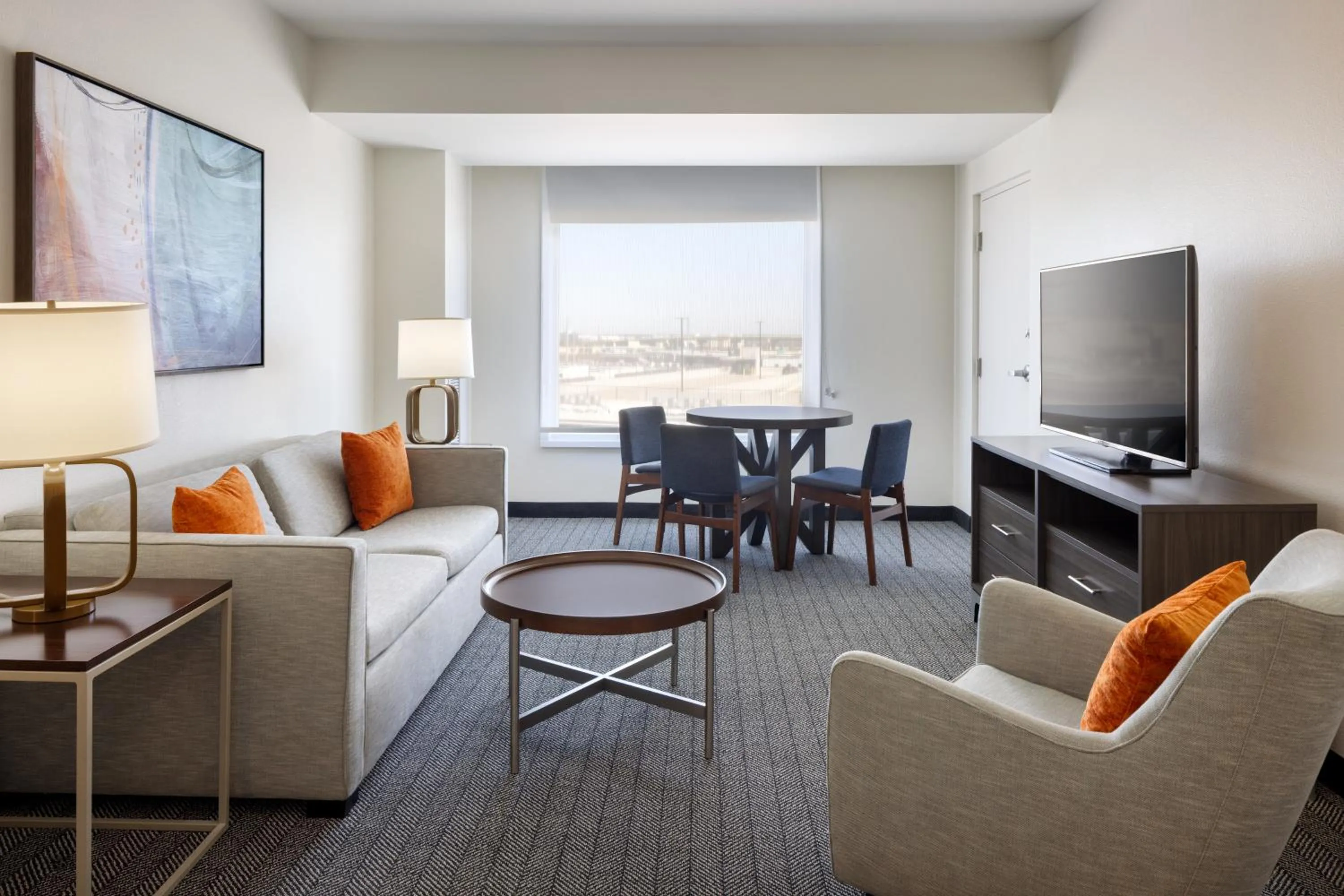 Bedroom in Courtyard by Marriott across Universal Orlando