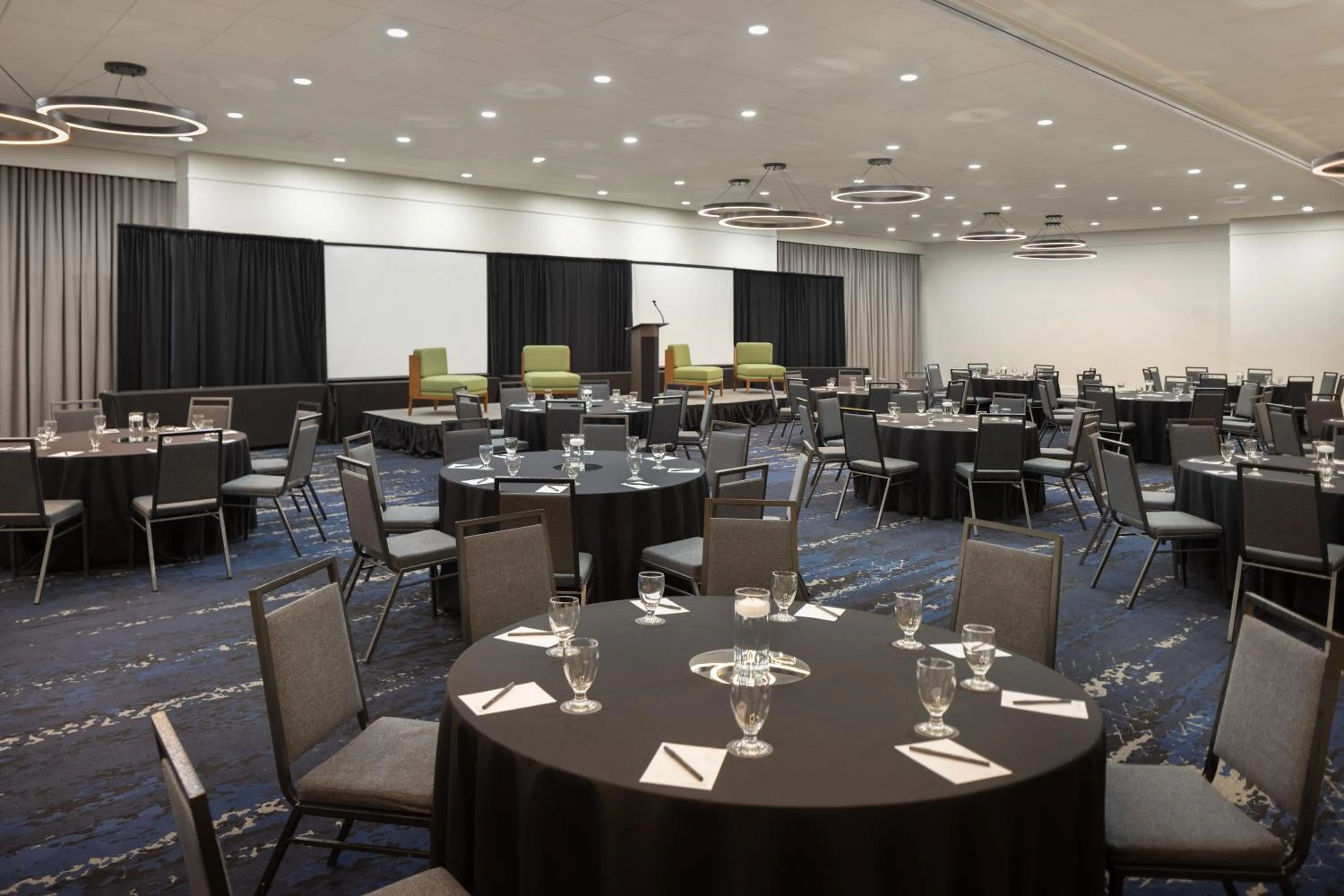 Meeting/conference room in Courtyard by Marriott across Universal Orlando