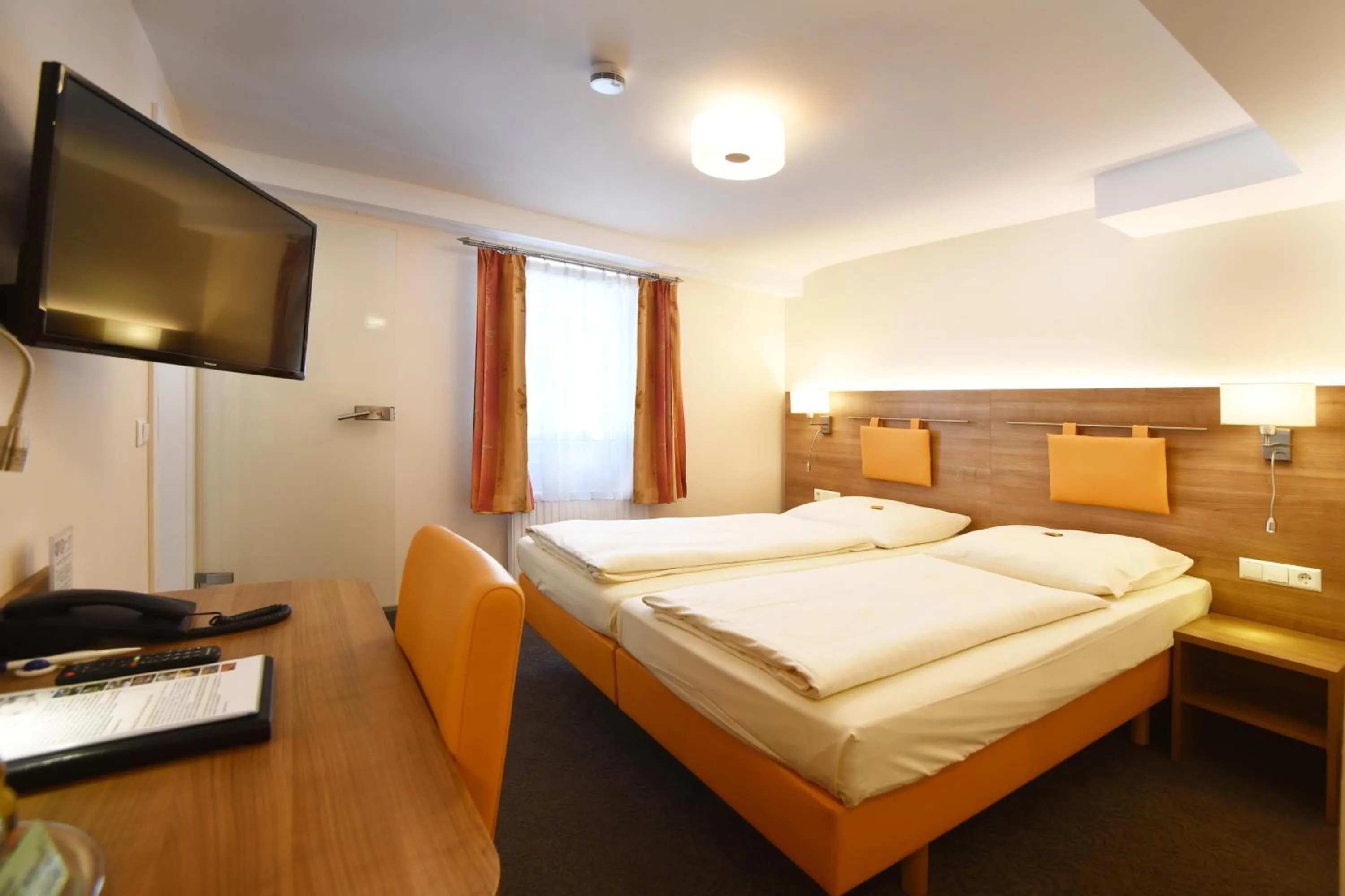 Photo of the whole room, Bed in Kulinarium an der Glems