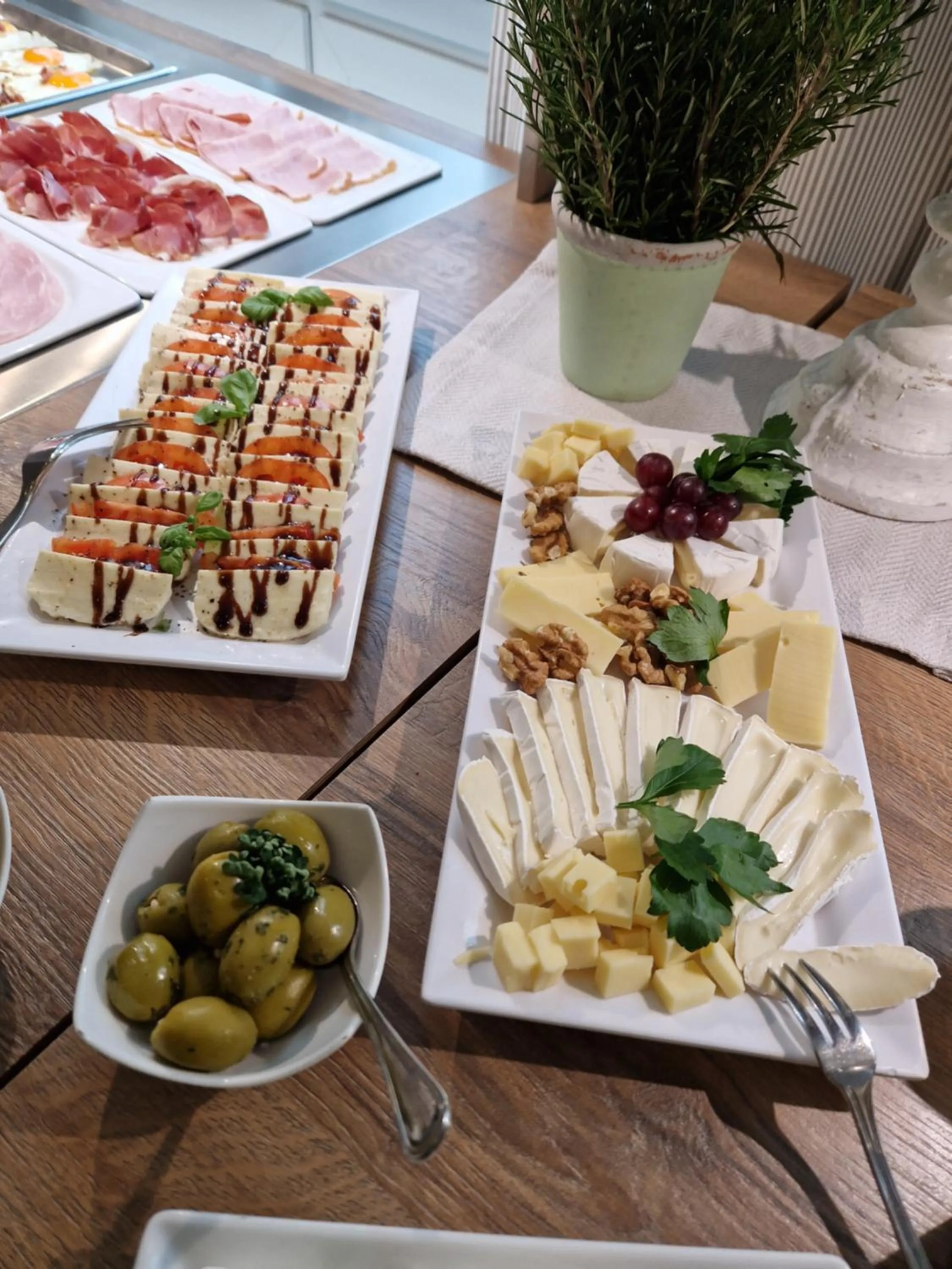 Buffet breakfast in Hotelanlage Tarnewitzer Hof