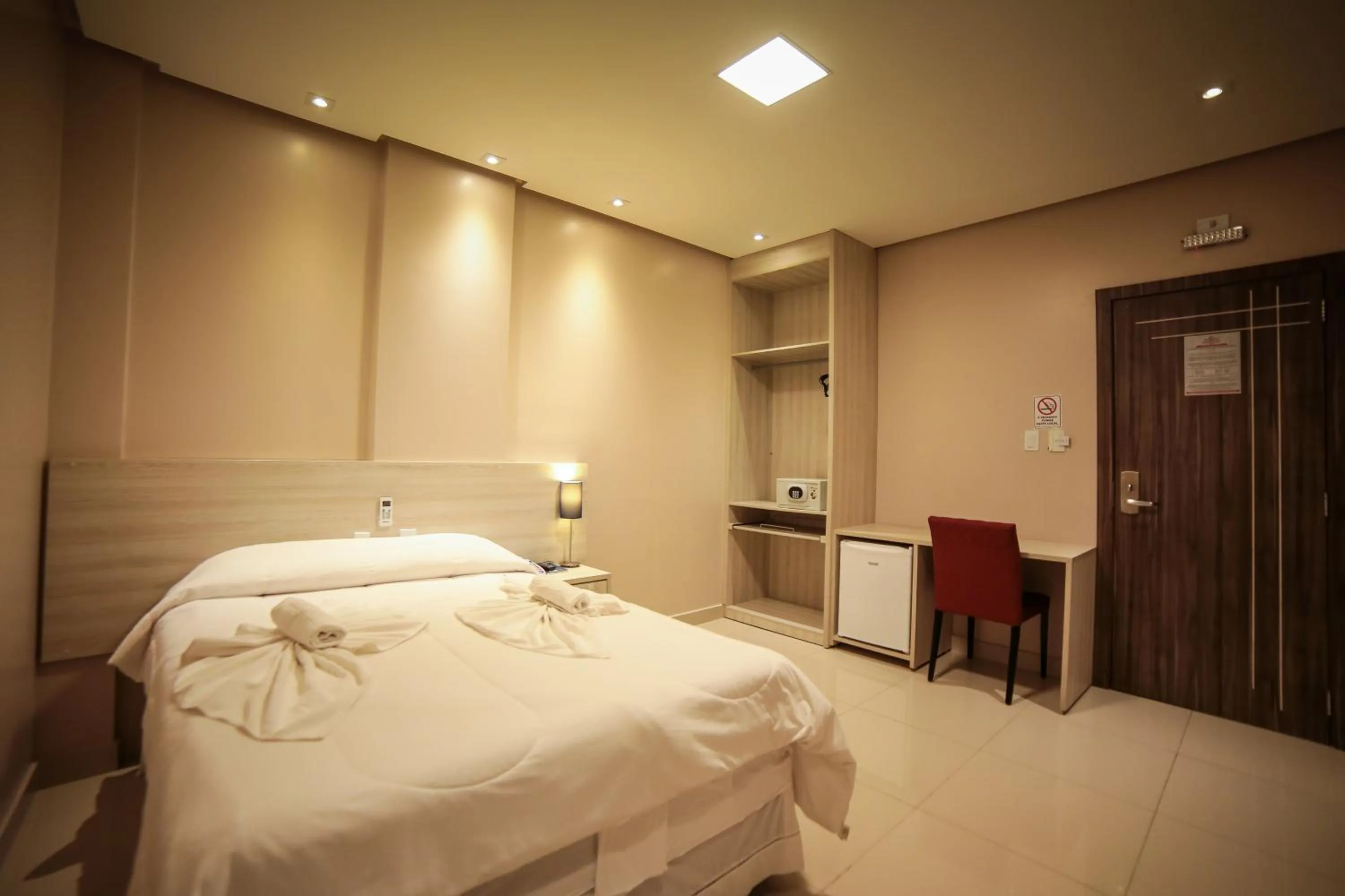 Bed in Hotel London Santarem