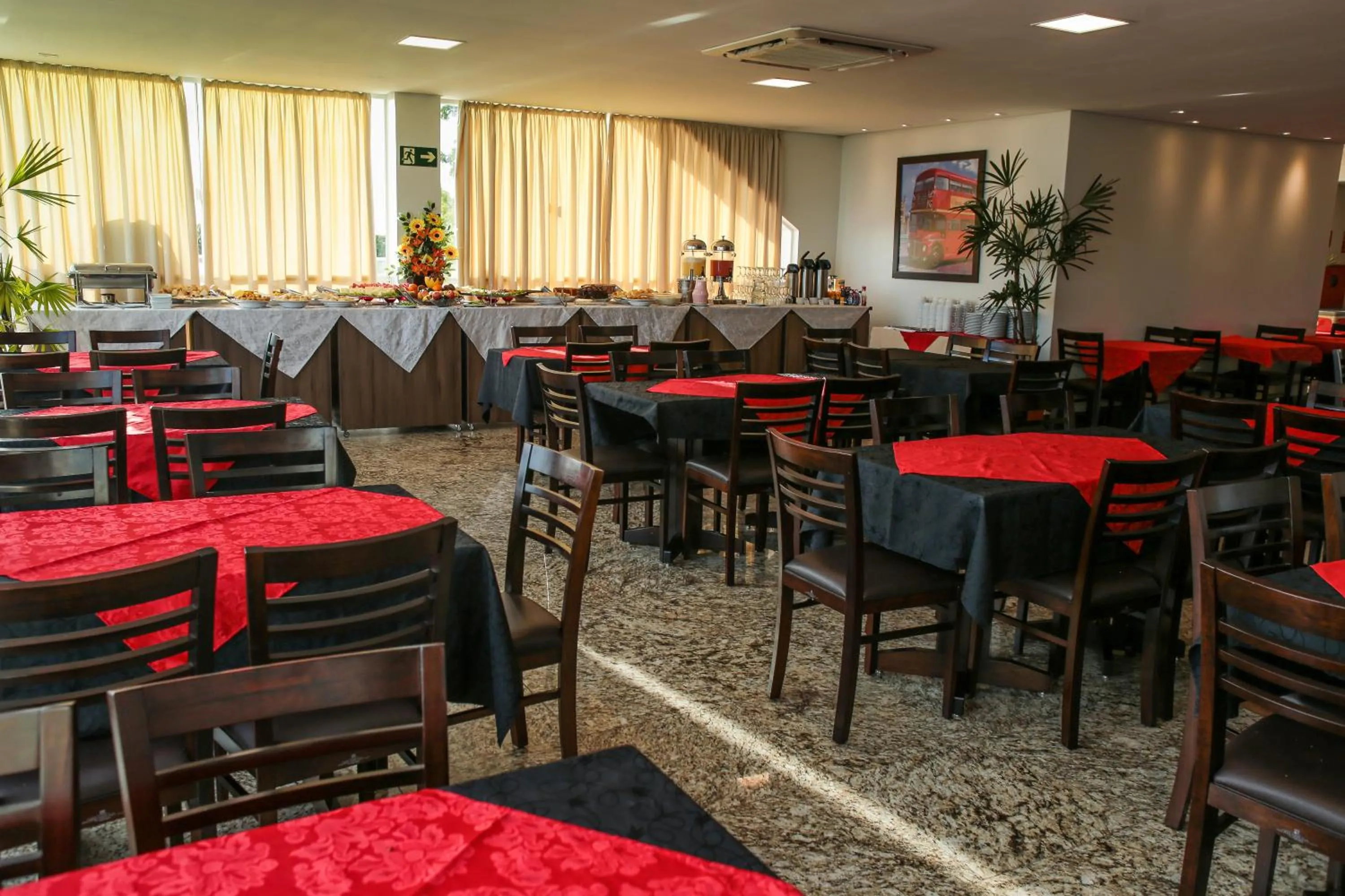 Buffet breakfast in Hotel London Santarem