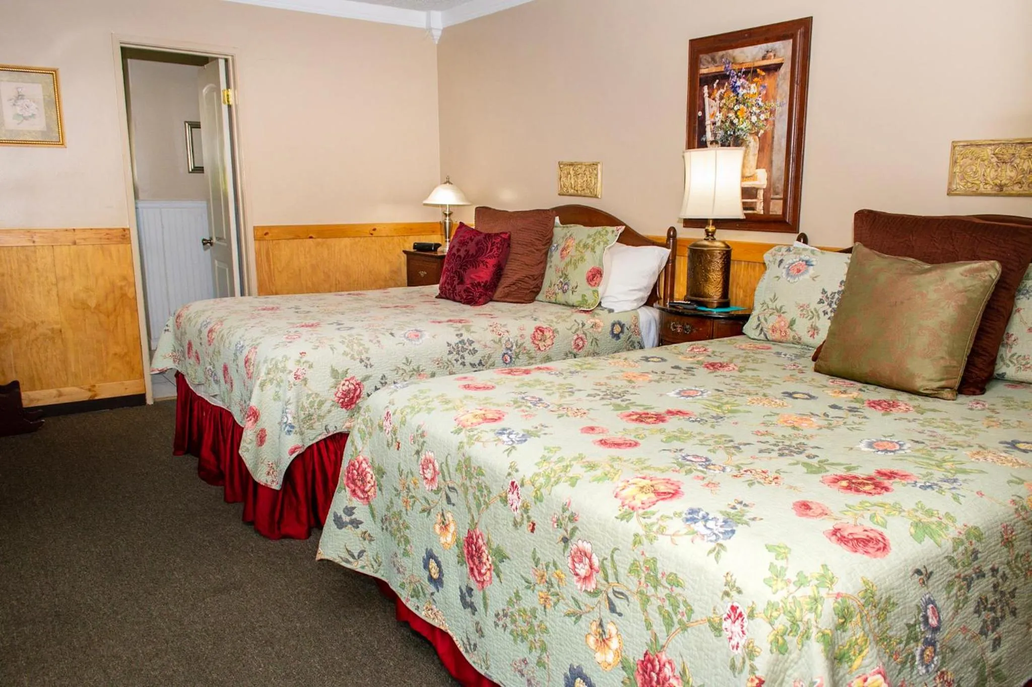 Bed in Gunn House Hotel