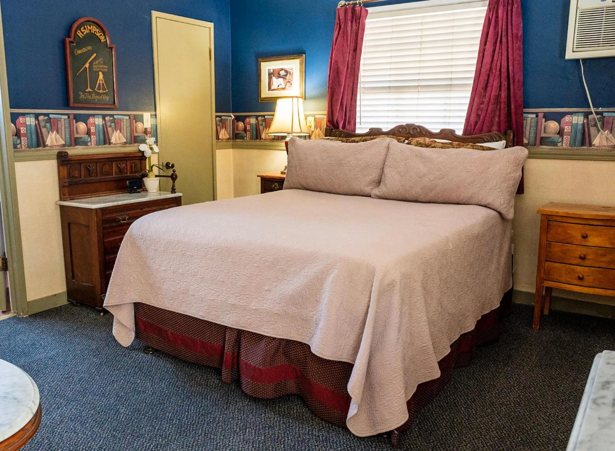 Bed in Gunn House Hotel