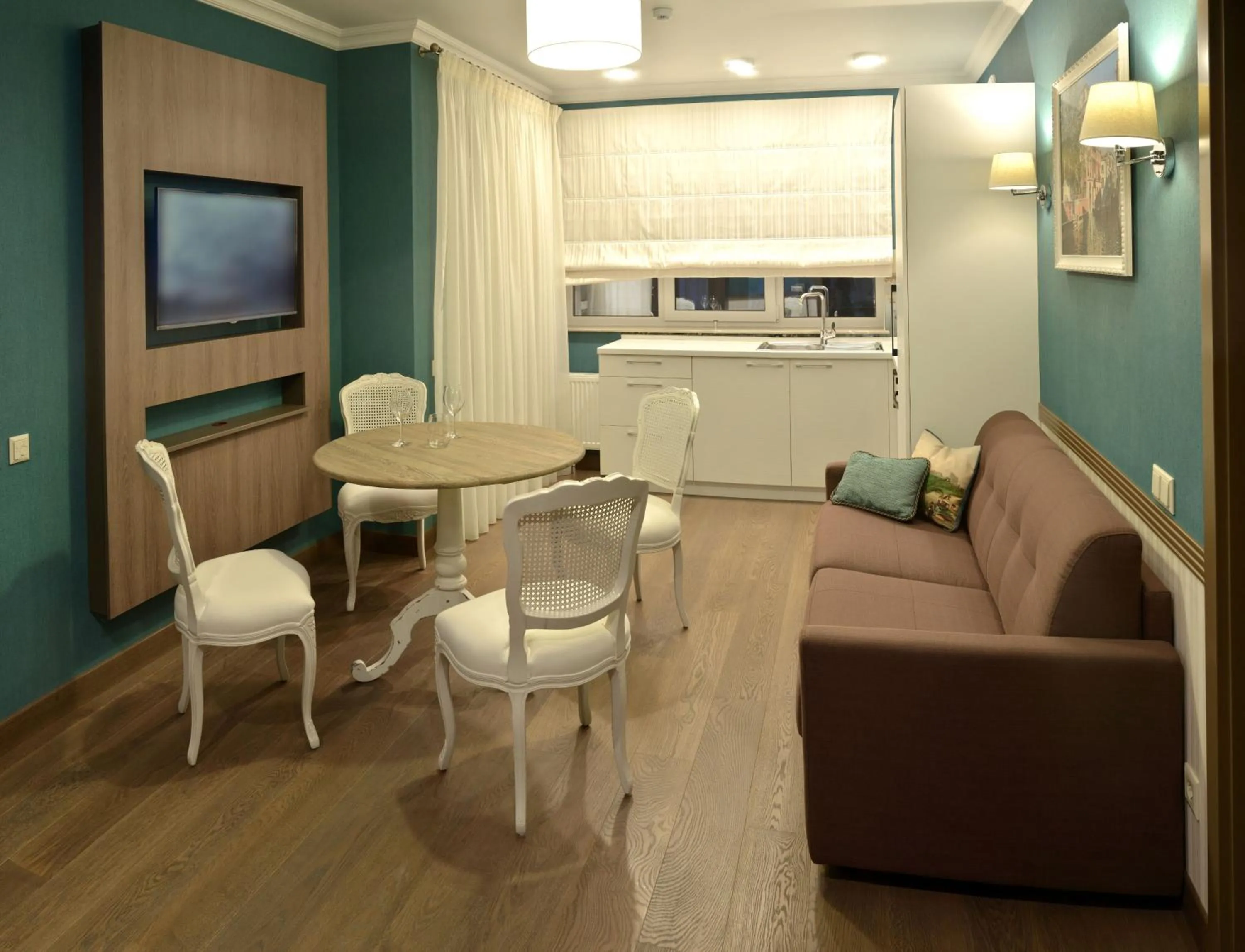 Kitchen or kitchenette in ZENTRUM Hotel