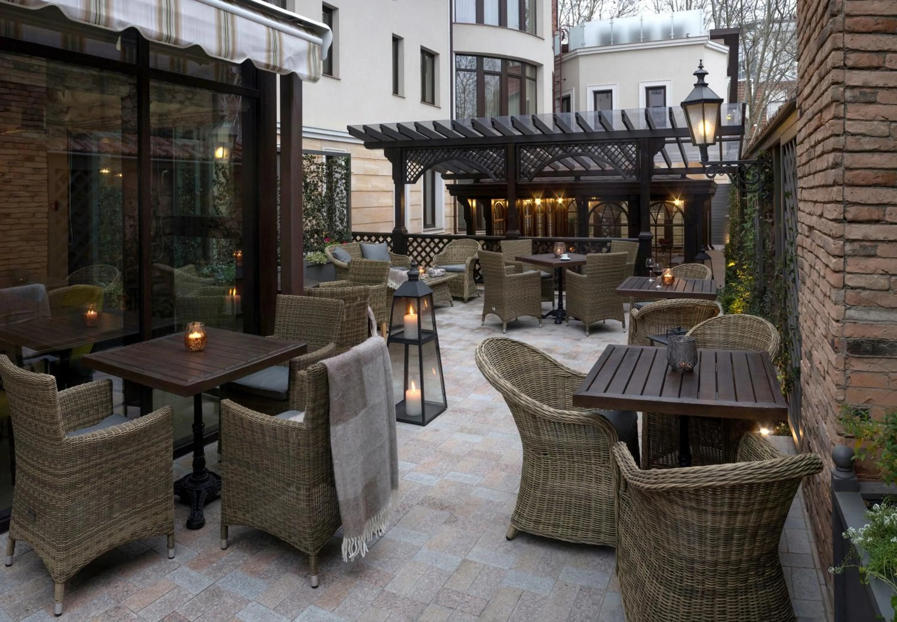 Restaurant/places to eat in ZENTRUM Hotel