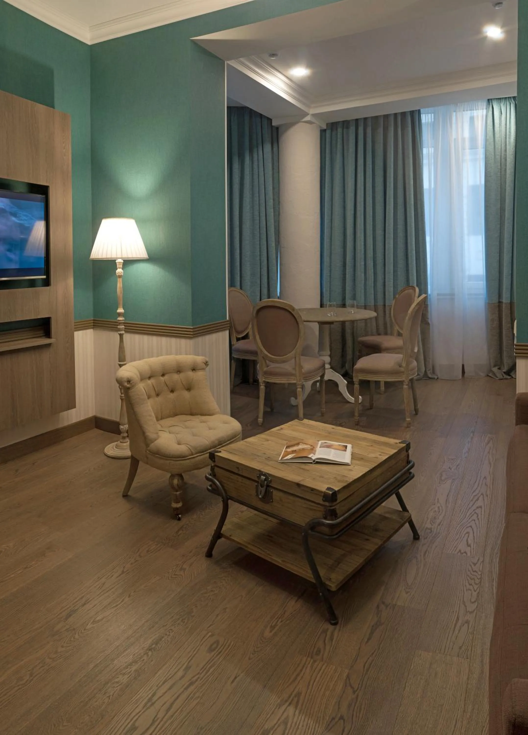 Living room in ZENTRUM Hotel