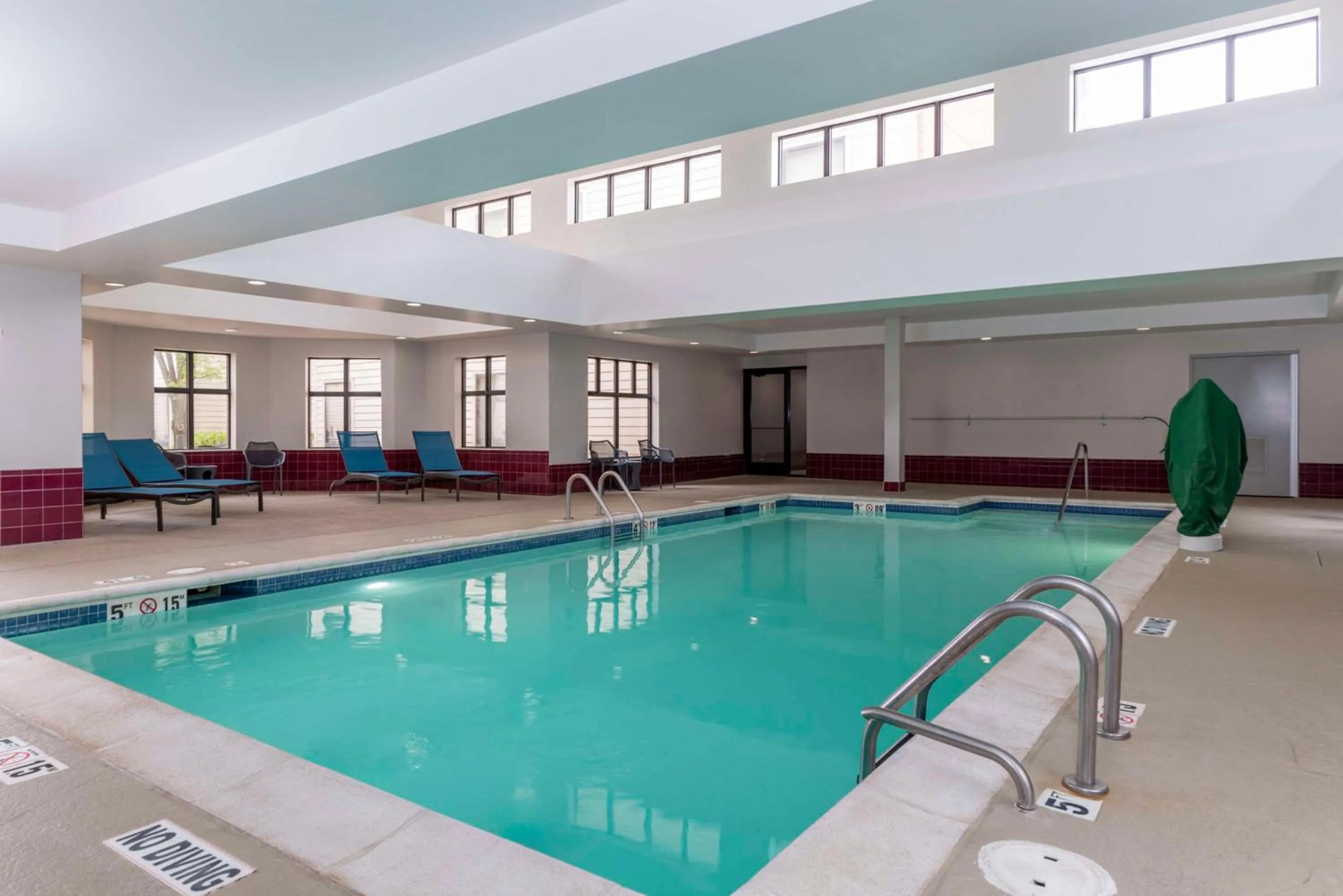 Pool view in Hampton Inn & Suites St. Louis-Chesterfield