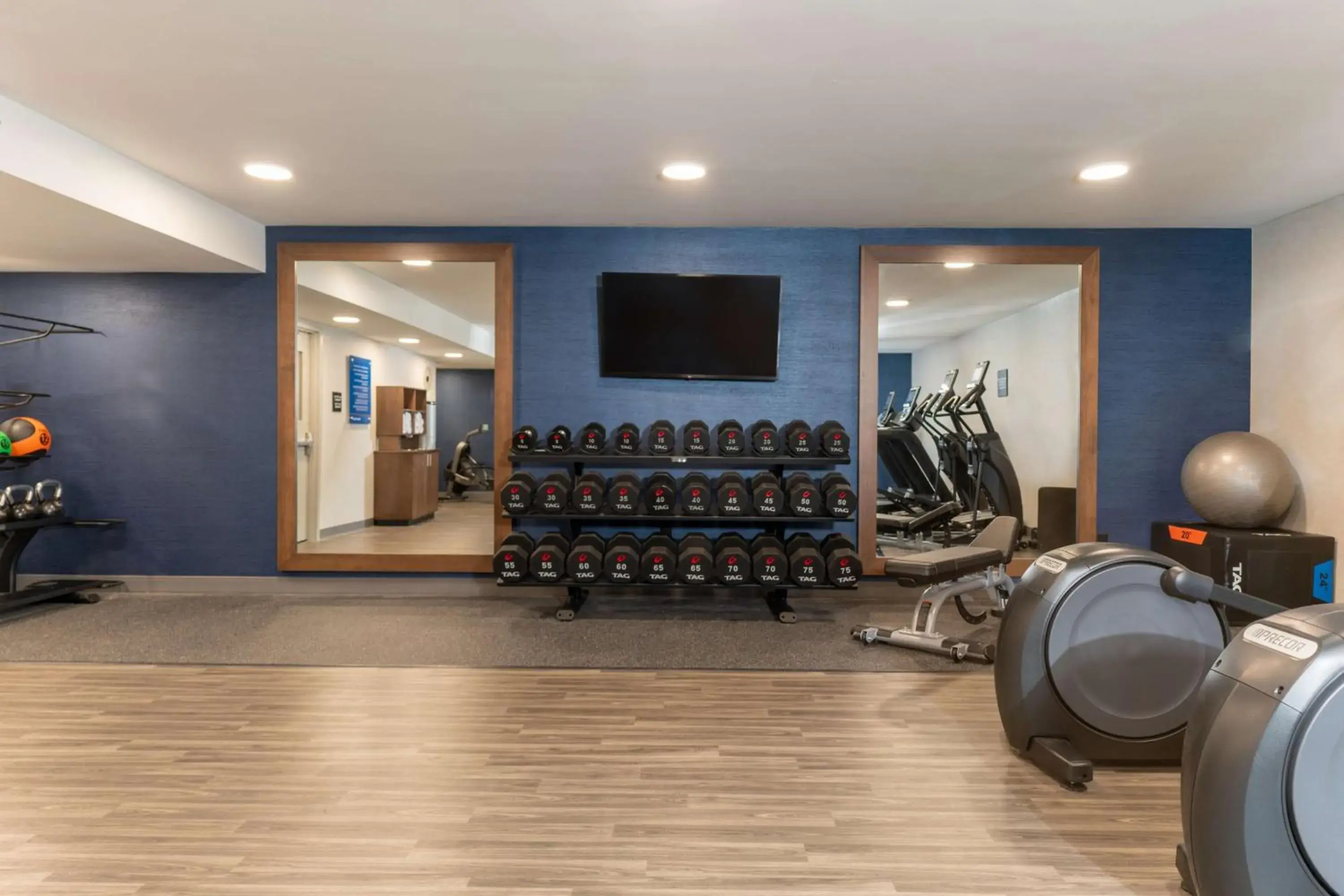 Fitness centre/facilities in Hampton Inn & Suites St. Louis-Chesterfield Fitness centre/facilities in Hampton Inn & Suites St. Louis-Chesterfield