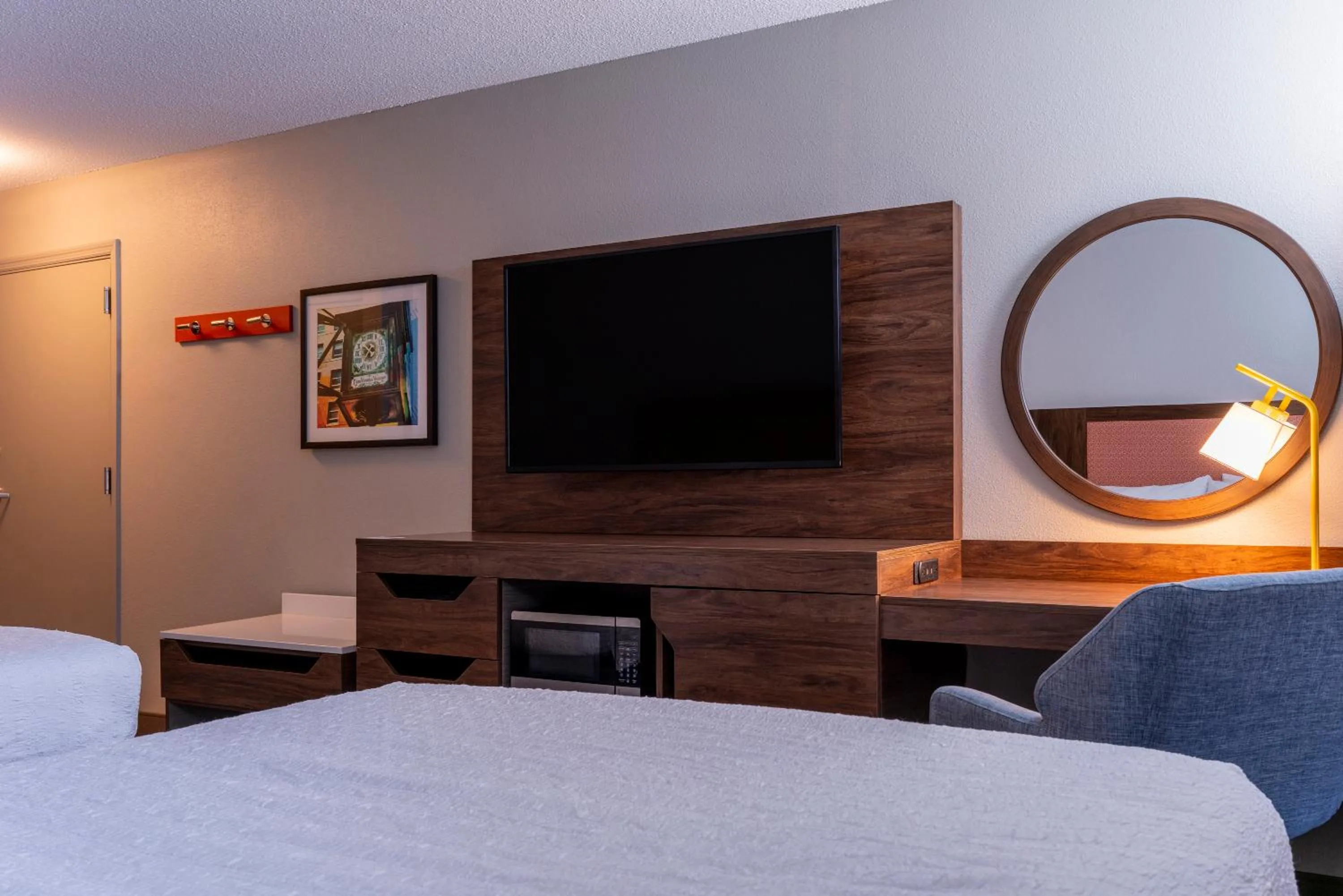 TV and multimedia, Bed in Hampton Inn & Suites St. Louis-Chesterfield