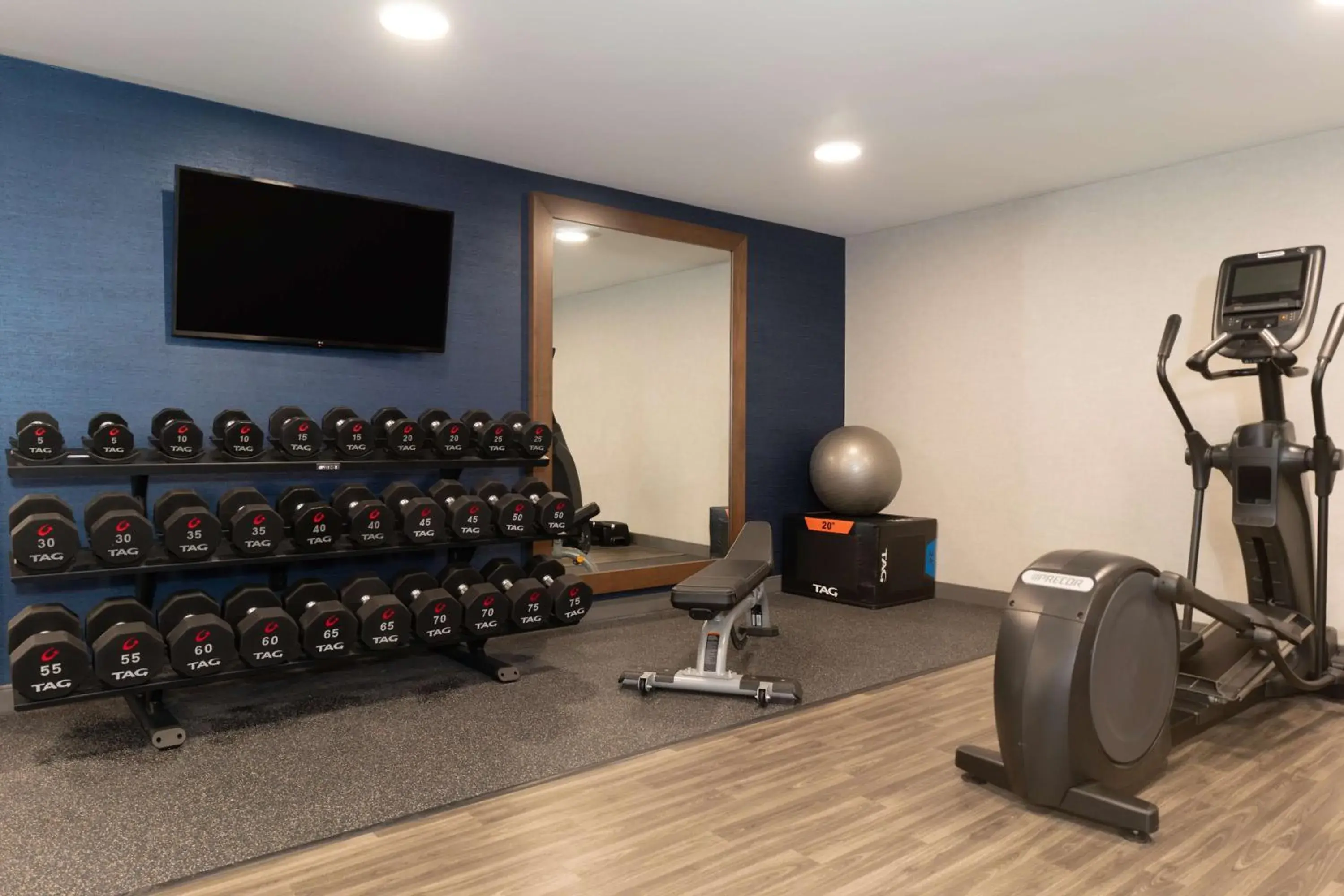Fitness centre/facilities in Hampton Inn & Suites St. Louis-Chesterfield Fitness centre/facilities in Hampton Inn & Suites St. Louis-Chesterfield