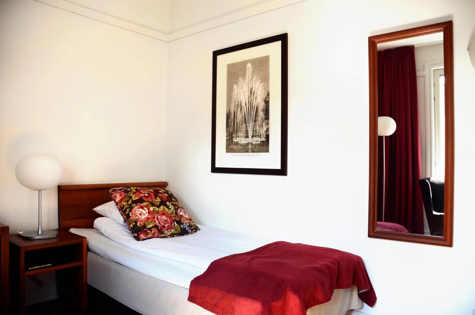 Bed in Home Hotel Victoria