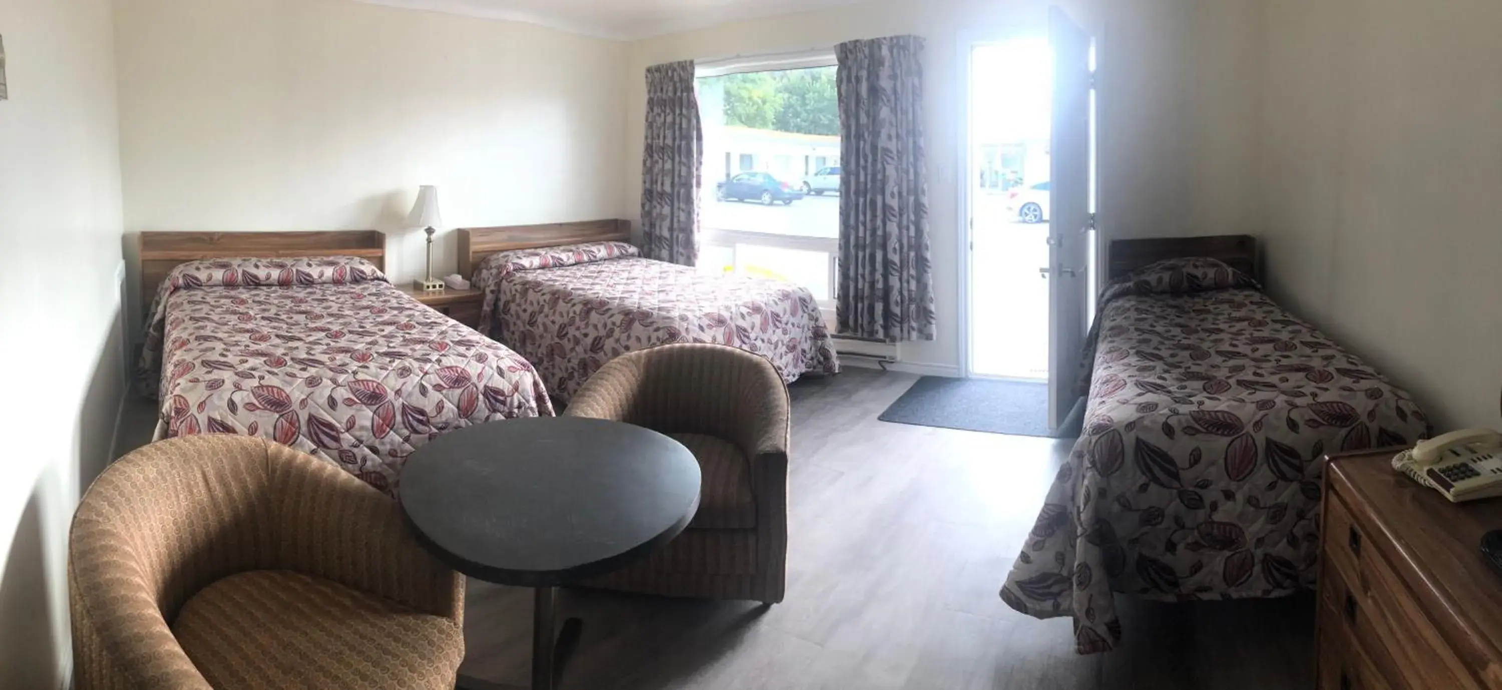 Triple Room in Century Motel Triple Room in Century Motel