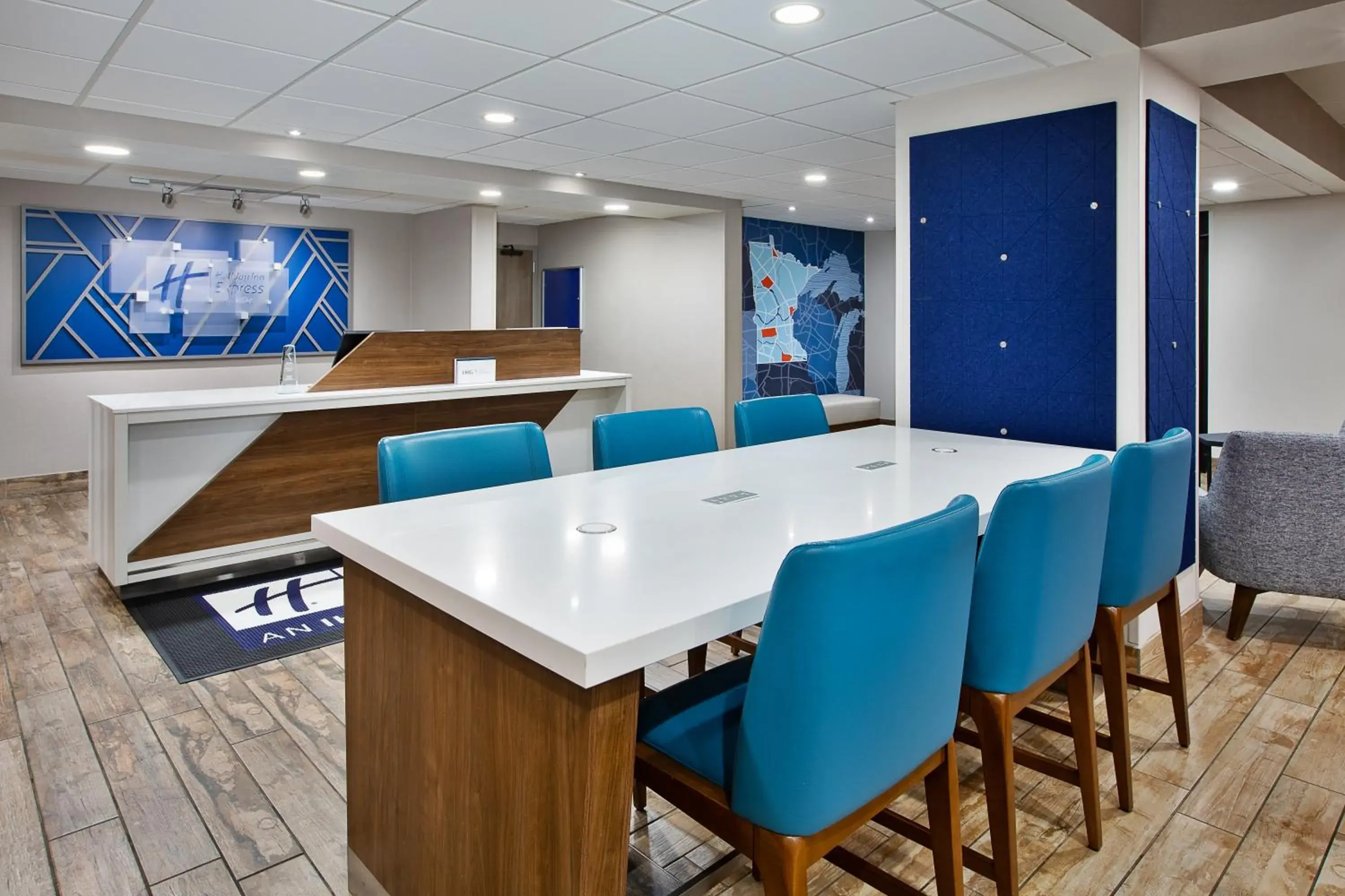 Lobby or reception in Holiday Inn Express & Suites Eden Prairie - Minneapolis by IHG Lobby or reception in Holiday Inn Express & Suites Eden Prairie - Minneapolis by IHG