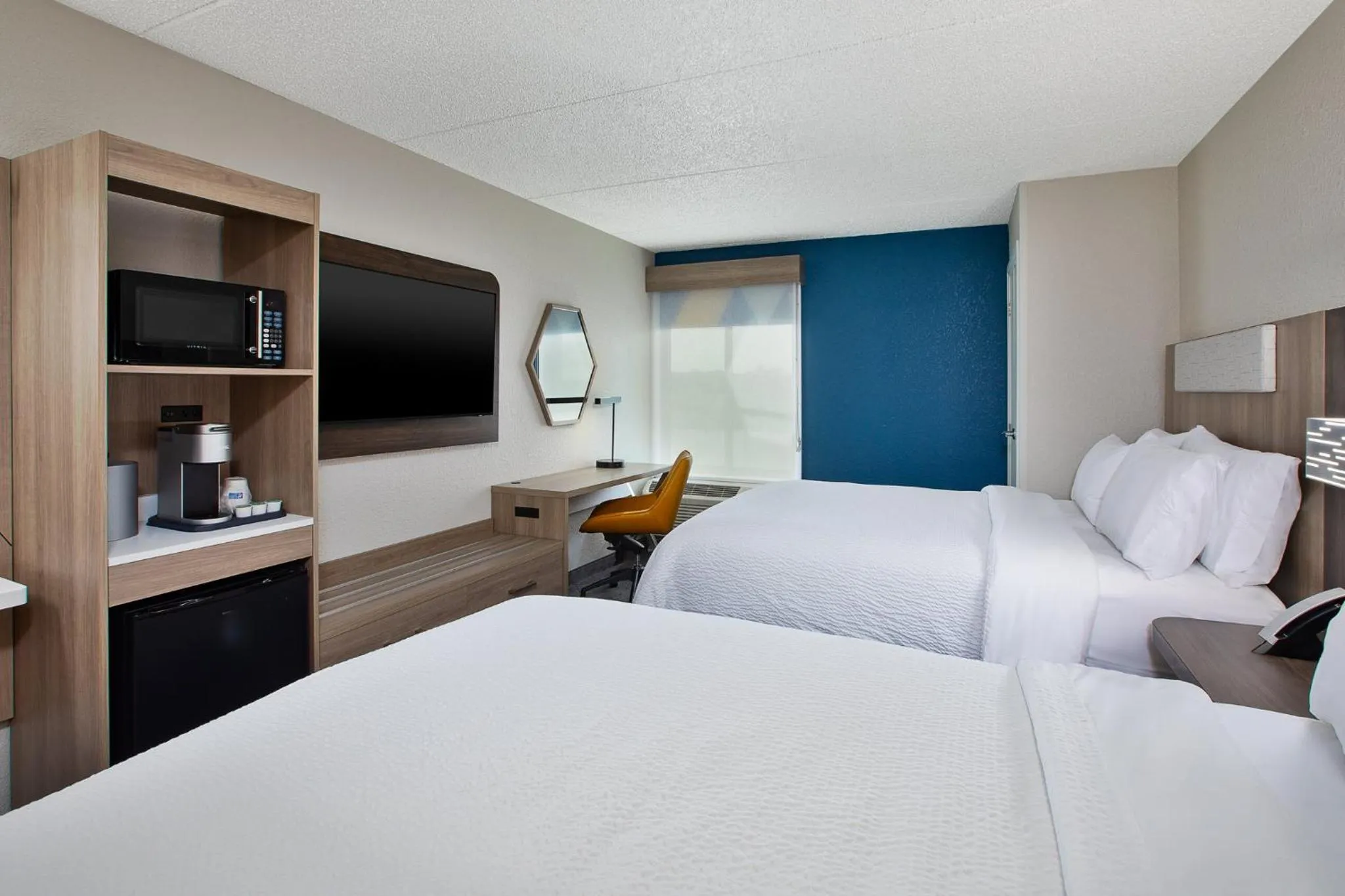 Photo of the whole room, Bed in Holiday Inn Express & Suites Eden Prairie - Minneapolis by IHG
