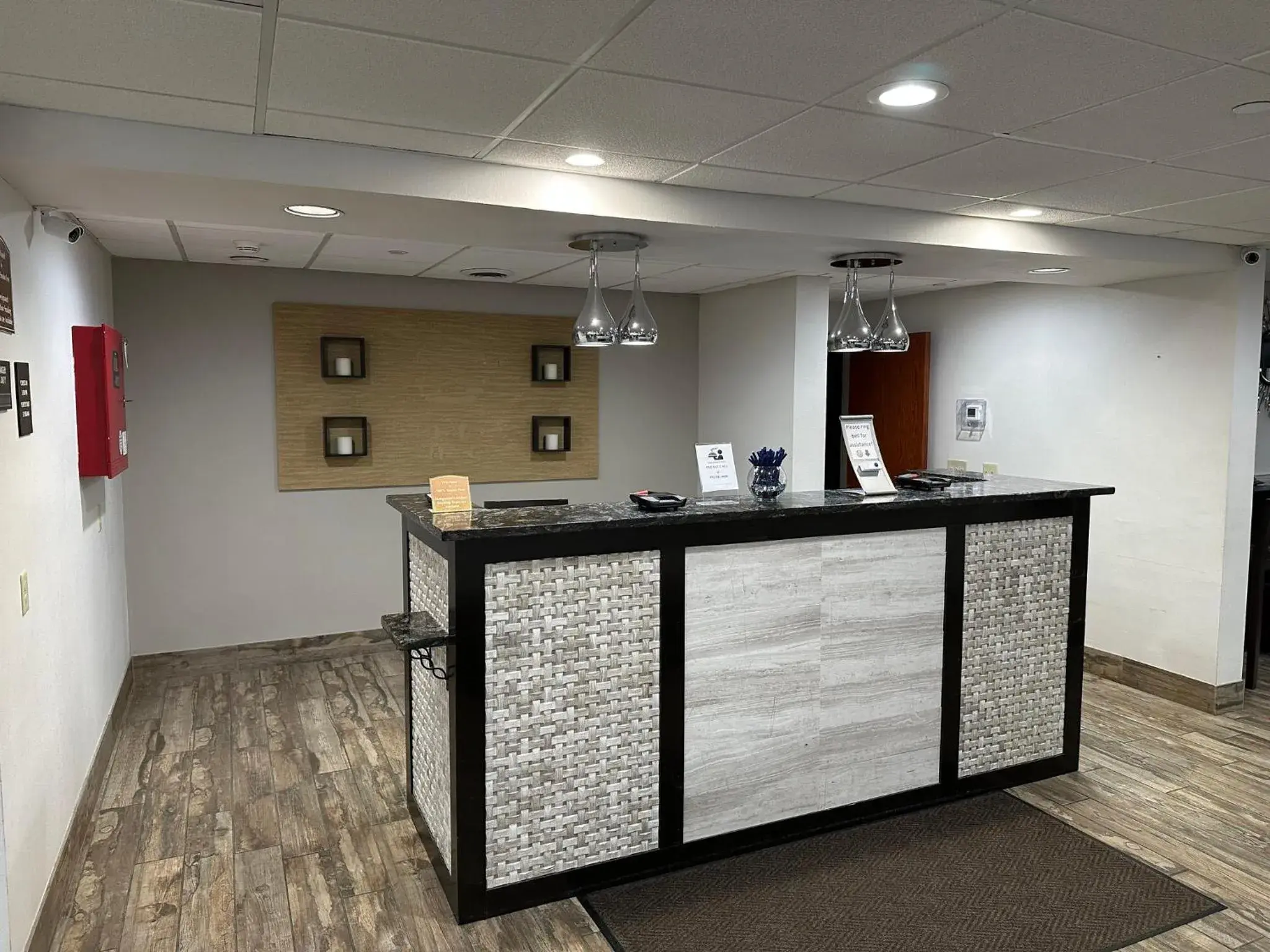 Property building in Holiday Inn Express & Suites Eden Prairie - Minneapolis by IHG Property building in Holiday Inn Express & Suites Eden Prairie - Minneapolis by IHG