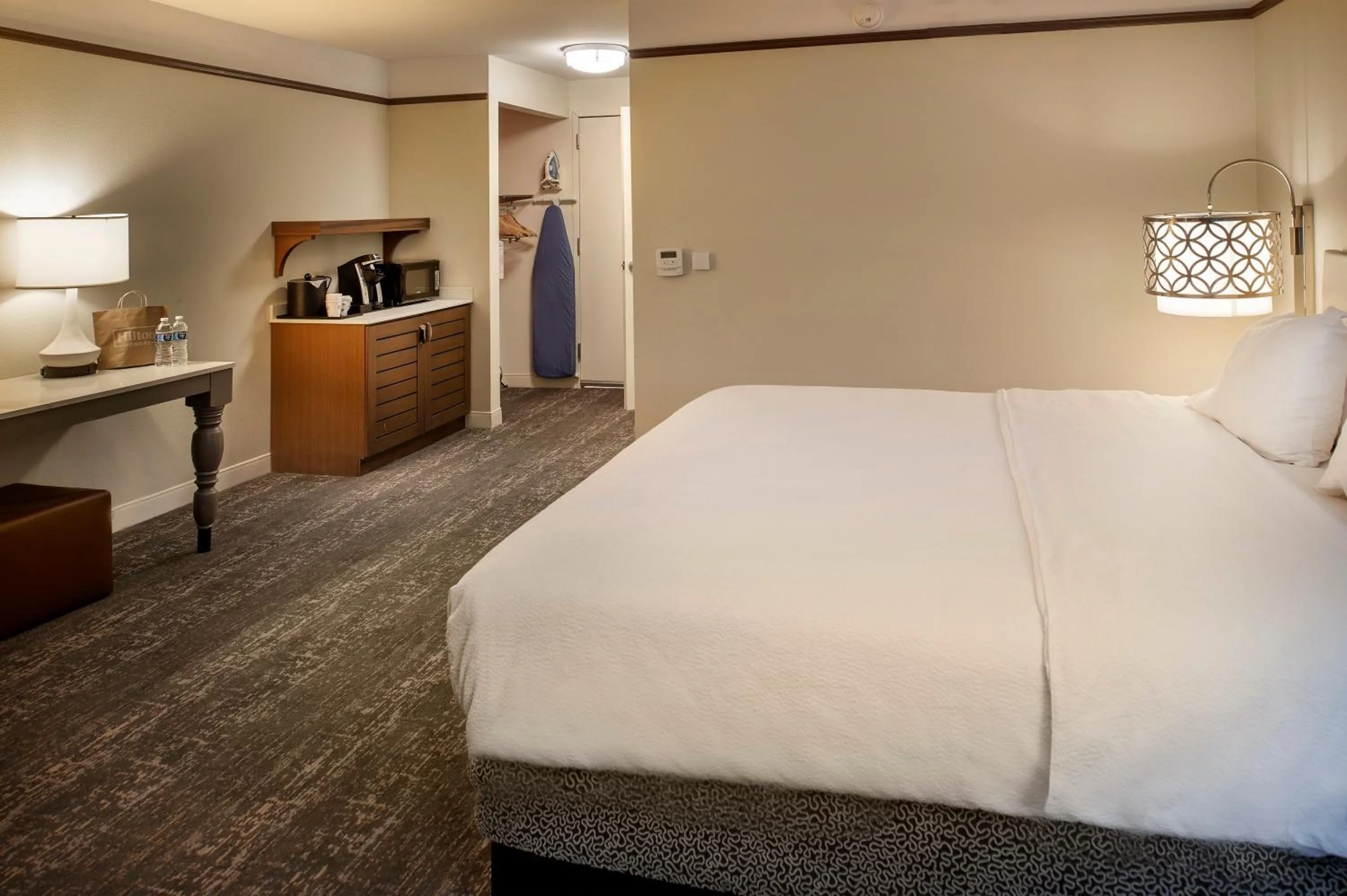 Bed in Hilton Garden Inn St. Louis/Chesterfield