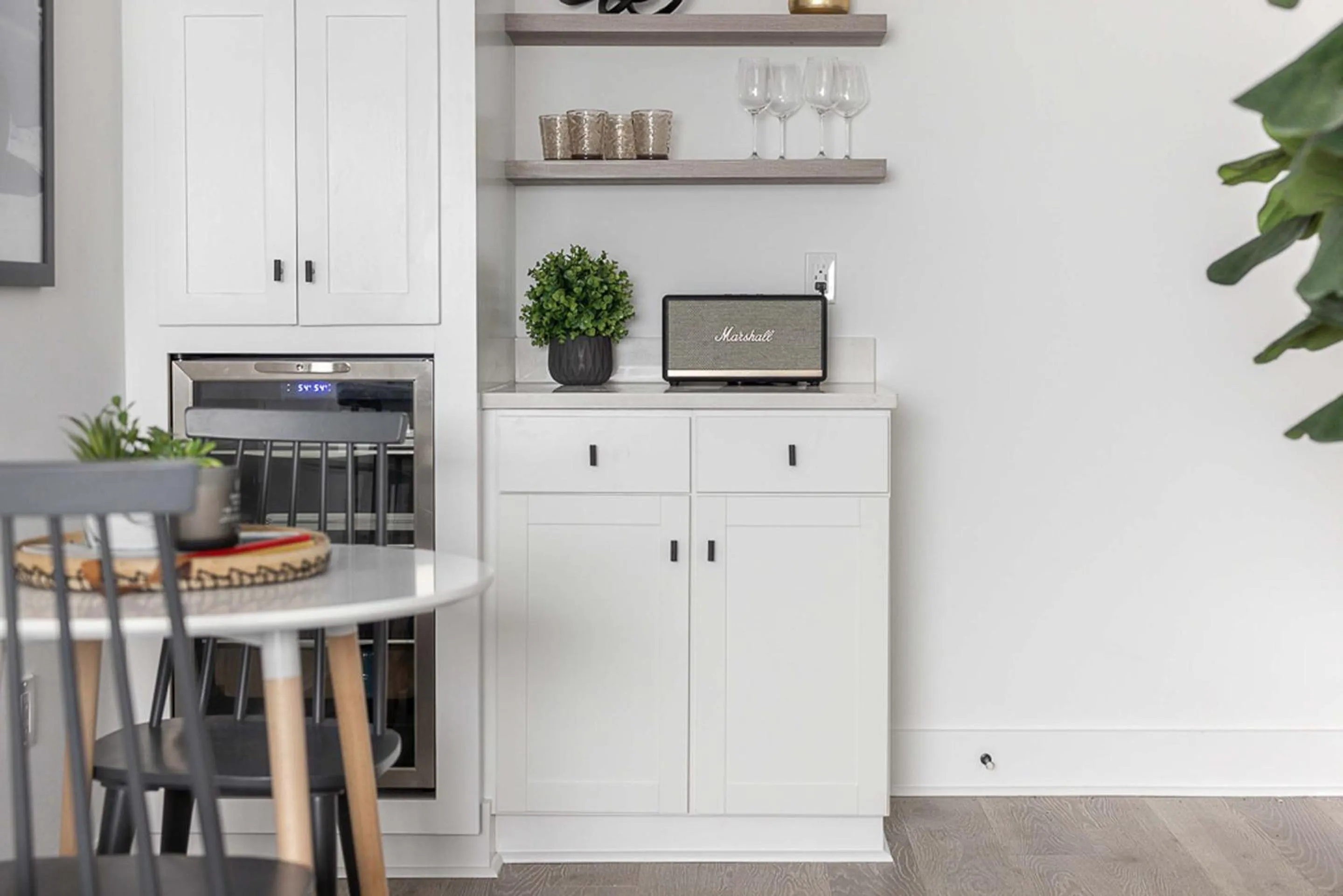 Dining area in York Beach Surf Club