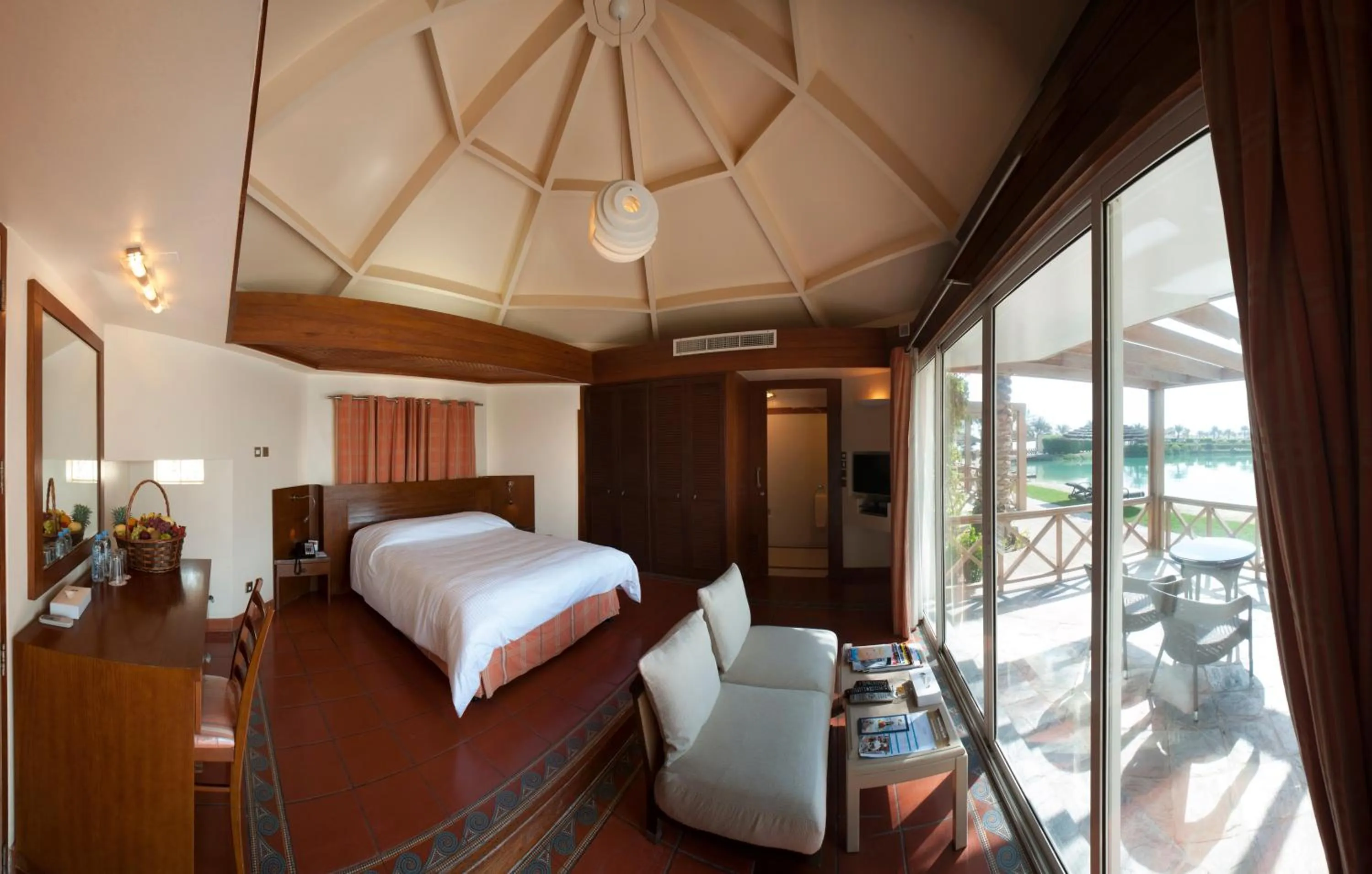 Balcony/Terrace, Bed in AlBander Hotel & Resort