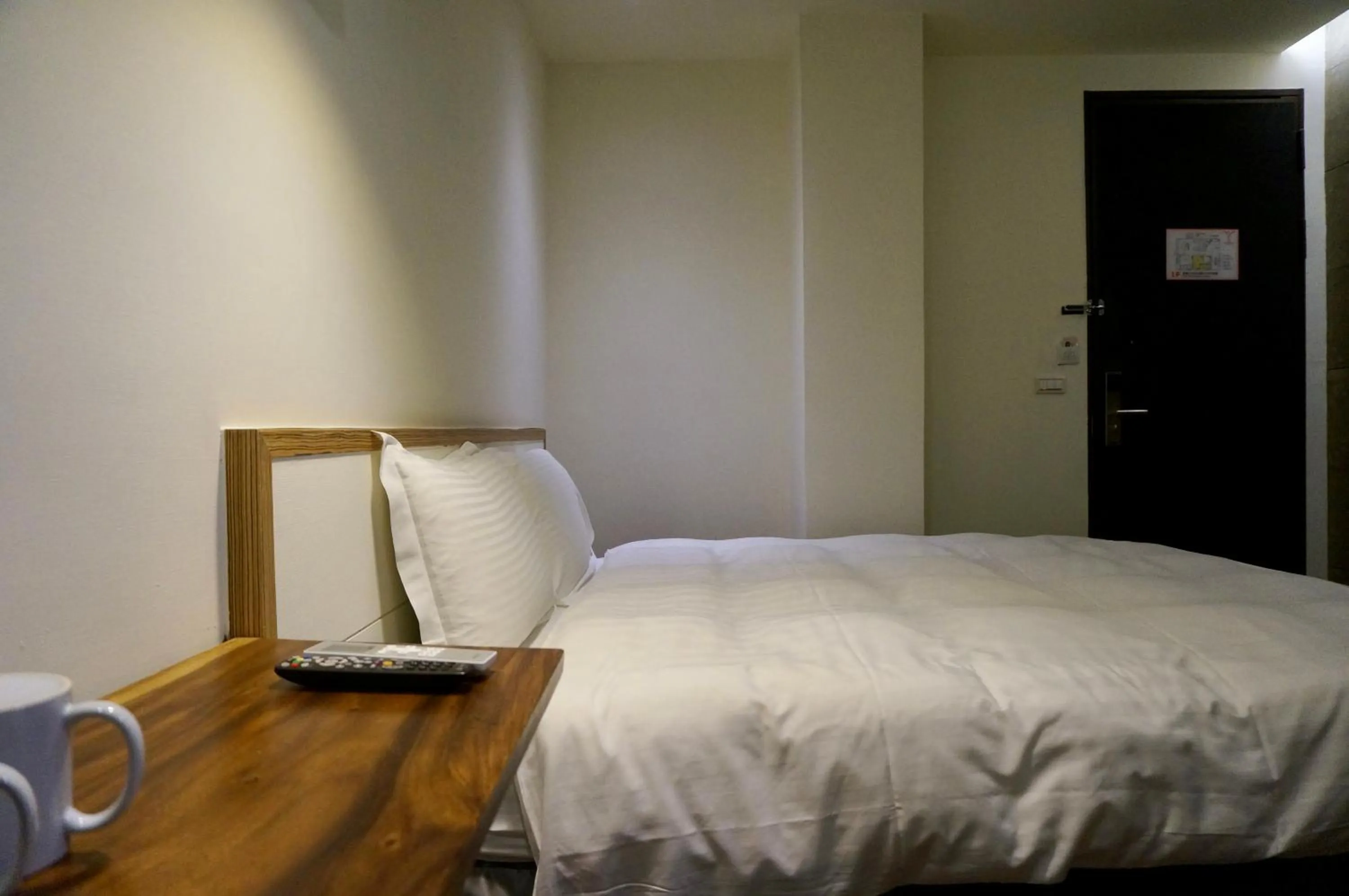 Photo of the whole room, Bed in Angel's Inn