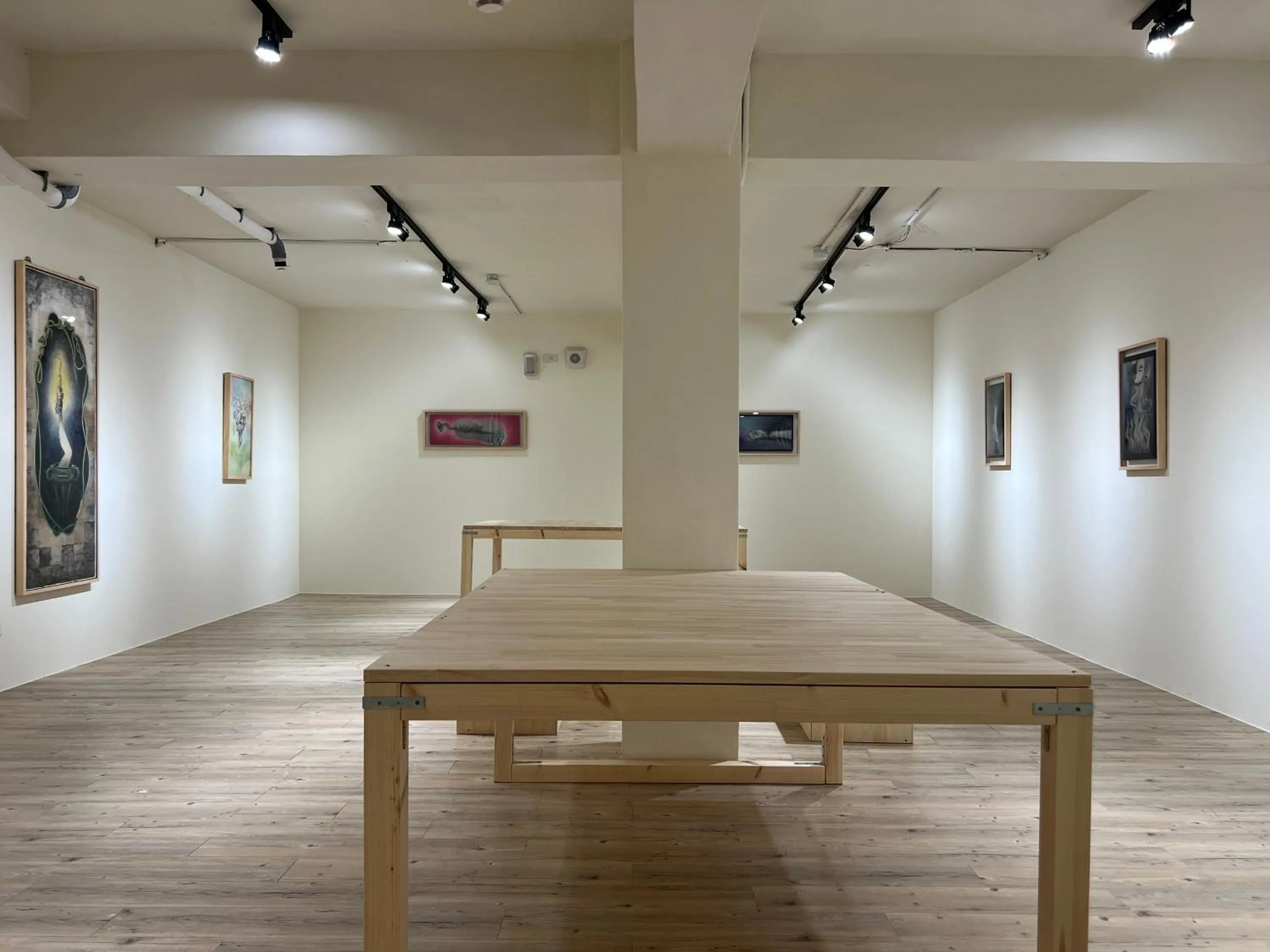 Decorative detail in Angel's Inn